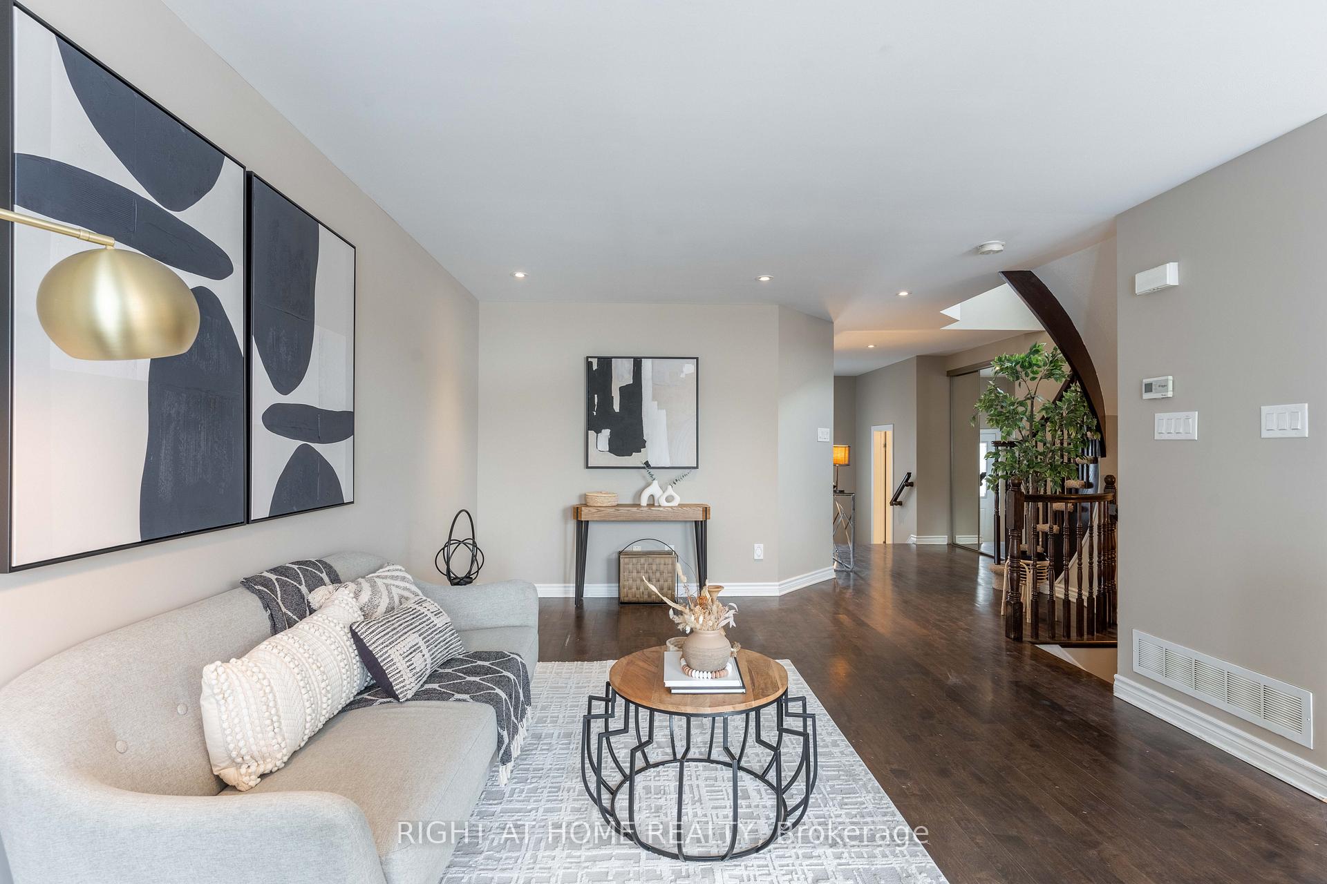 Photo 6 of 117 Forestbrook Street, Ottawa, Kanata - Morgan's Grant/South March — HOMEH