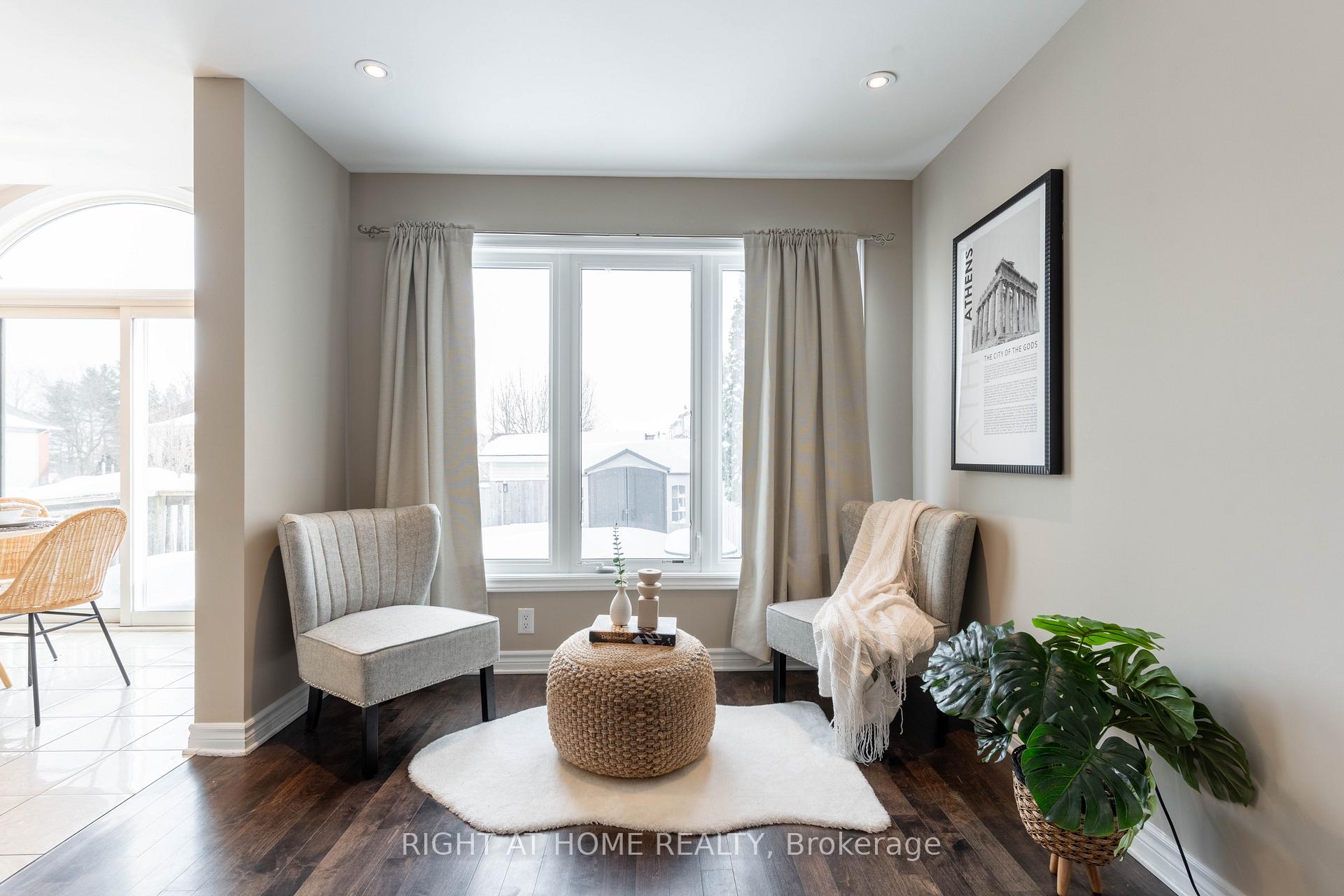 Photo 8 of 117 Forestbrook Street, Ottawa, Kanata - Morgan's Grant/South March — HOMEH