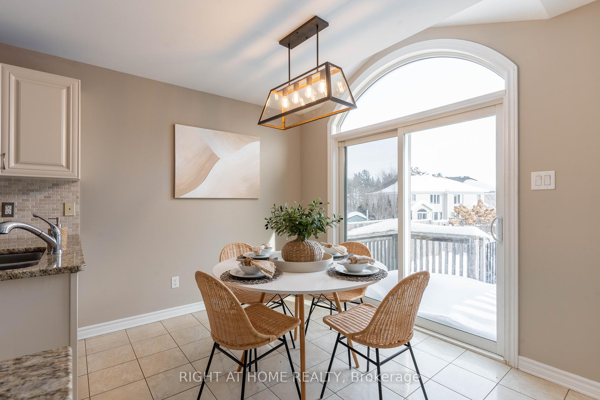 Photo 10 of 117 Forestbrook Street, Ottawa, Kanata - Morgan's Grant/South March — HOMEH