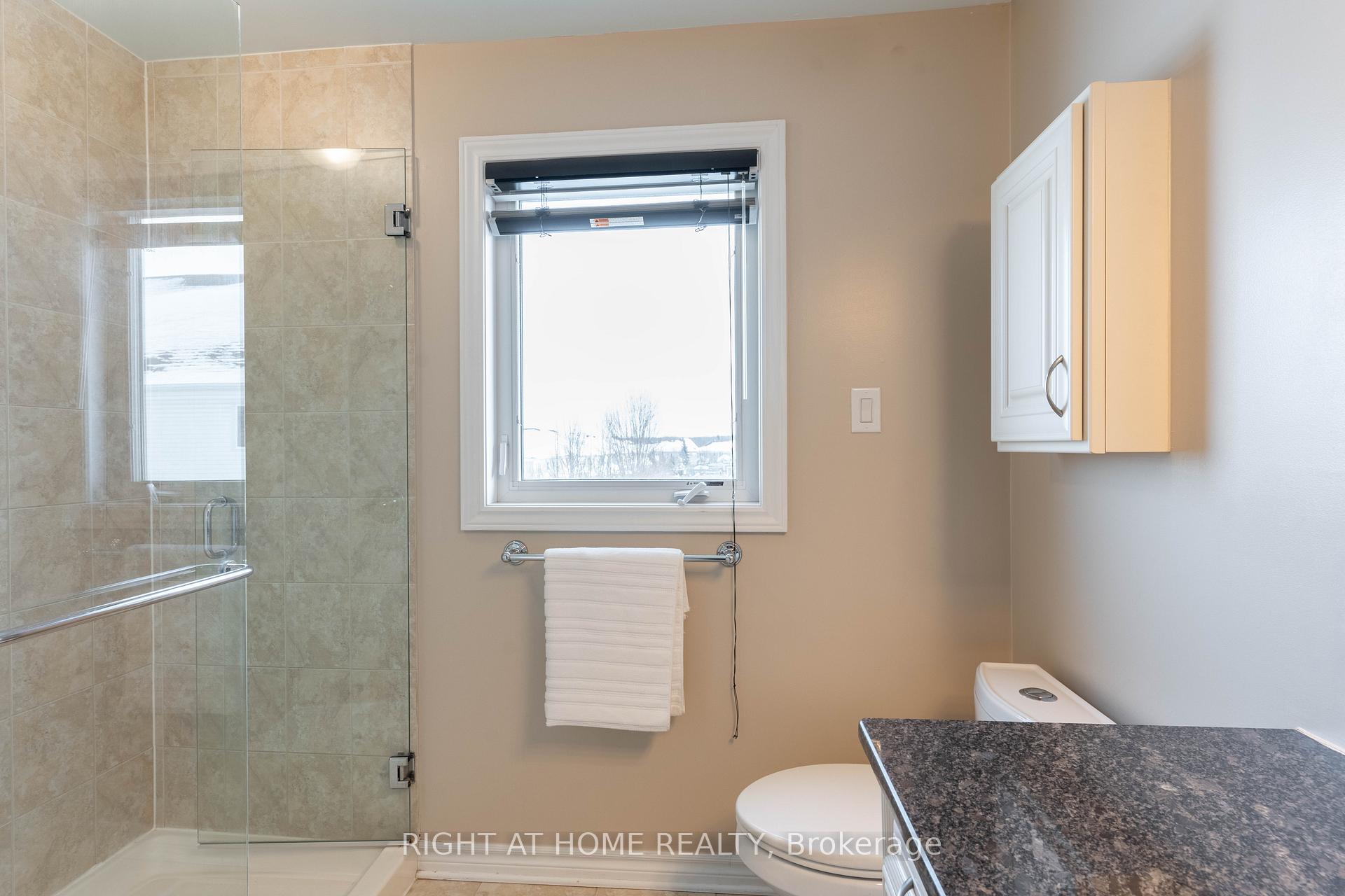 Photo 18 of 117 Forestbrook Street, Ottawa, Kanata - Morgan's Grant/South March — HOMEH