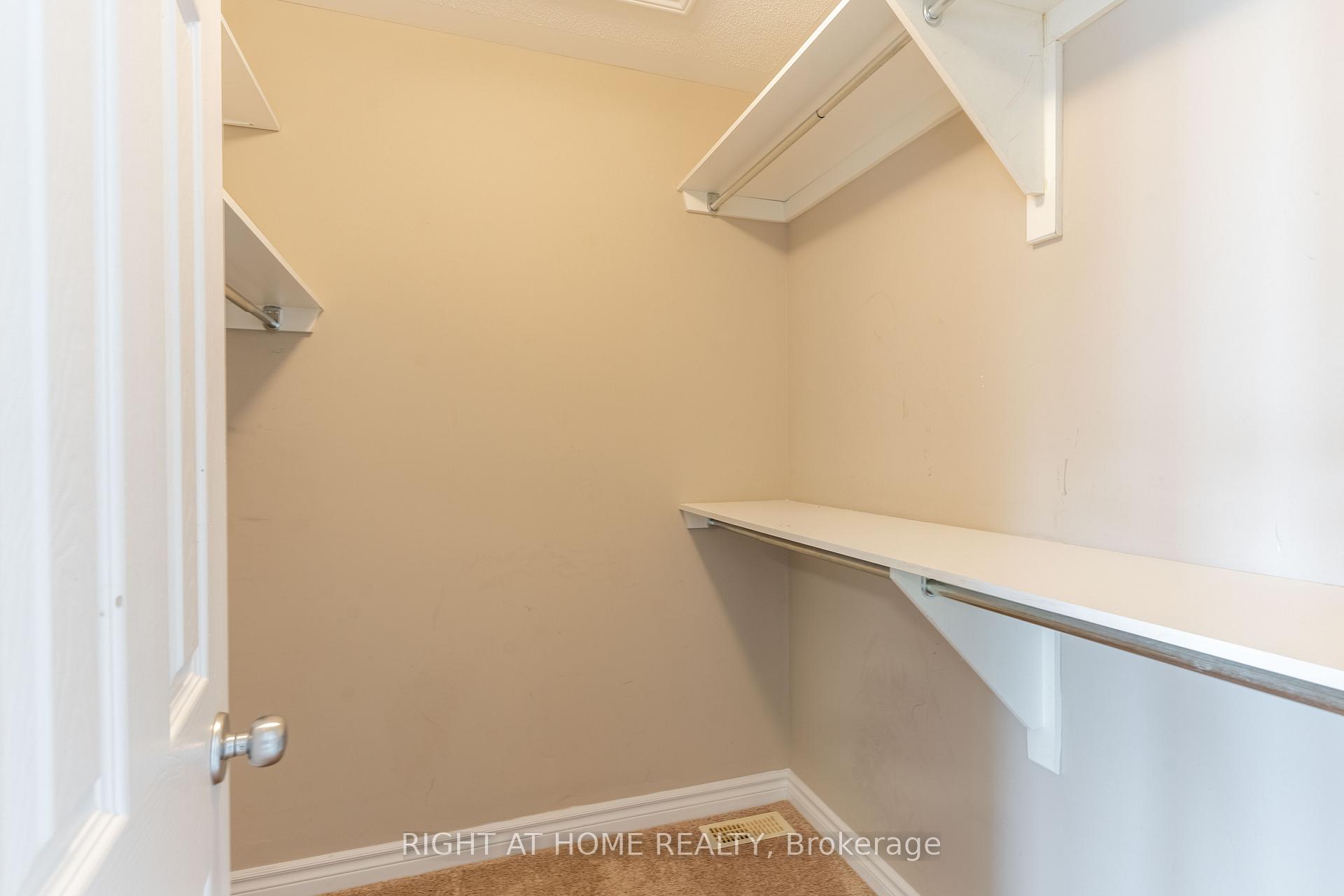 Photo 19 of 117 Forestbrook Street, Ottawa, Kanata - Morgan's Grant/South March — HOMEH