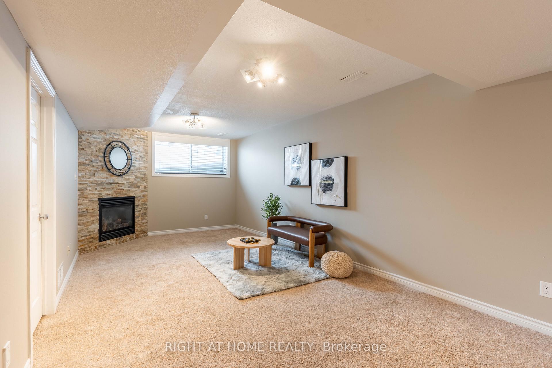 Photo 28 of 117 Forestbrook Street, Ottawa, Kanata - Morgan's Grant/South March — HOMEH
