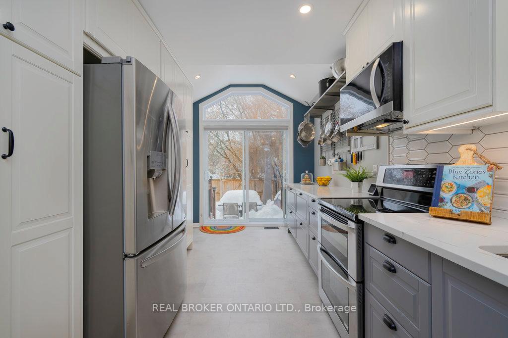 Photo 4 of 46 Kimbolton Crescent, Ottawa, Kanata - Morgan's Grant/South March — HOMEH