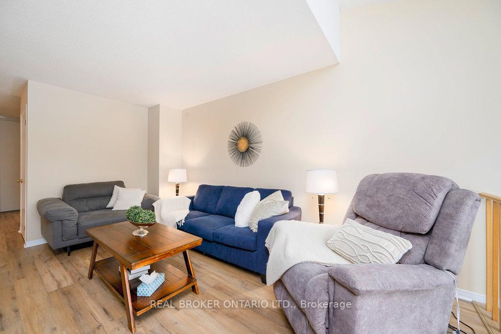 Photo 9 of 46 Kimbolton Crescent, Ottawa, Kanata - Morgan's Grant/South March — HOMEH