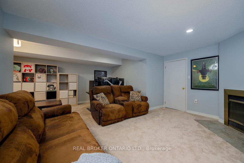 Photo 11 of 46 Kimbolton Crescent, Ottawa, Kanata - Morgan's Grant/South March — HOMEH
