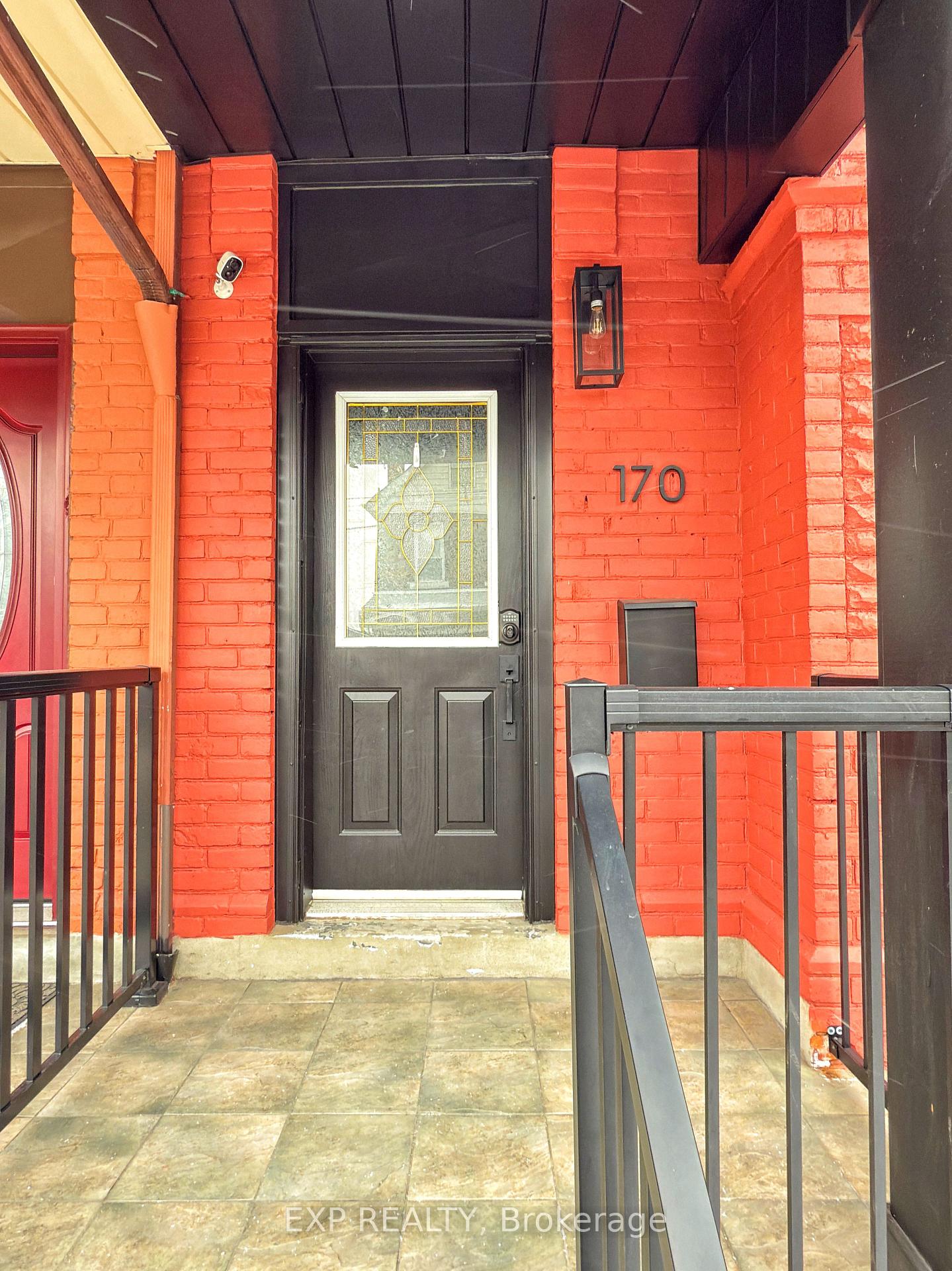 Photo 3 of 170 Ray Street N, Hamilton, Strathcona — HOMEH