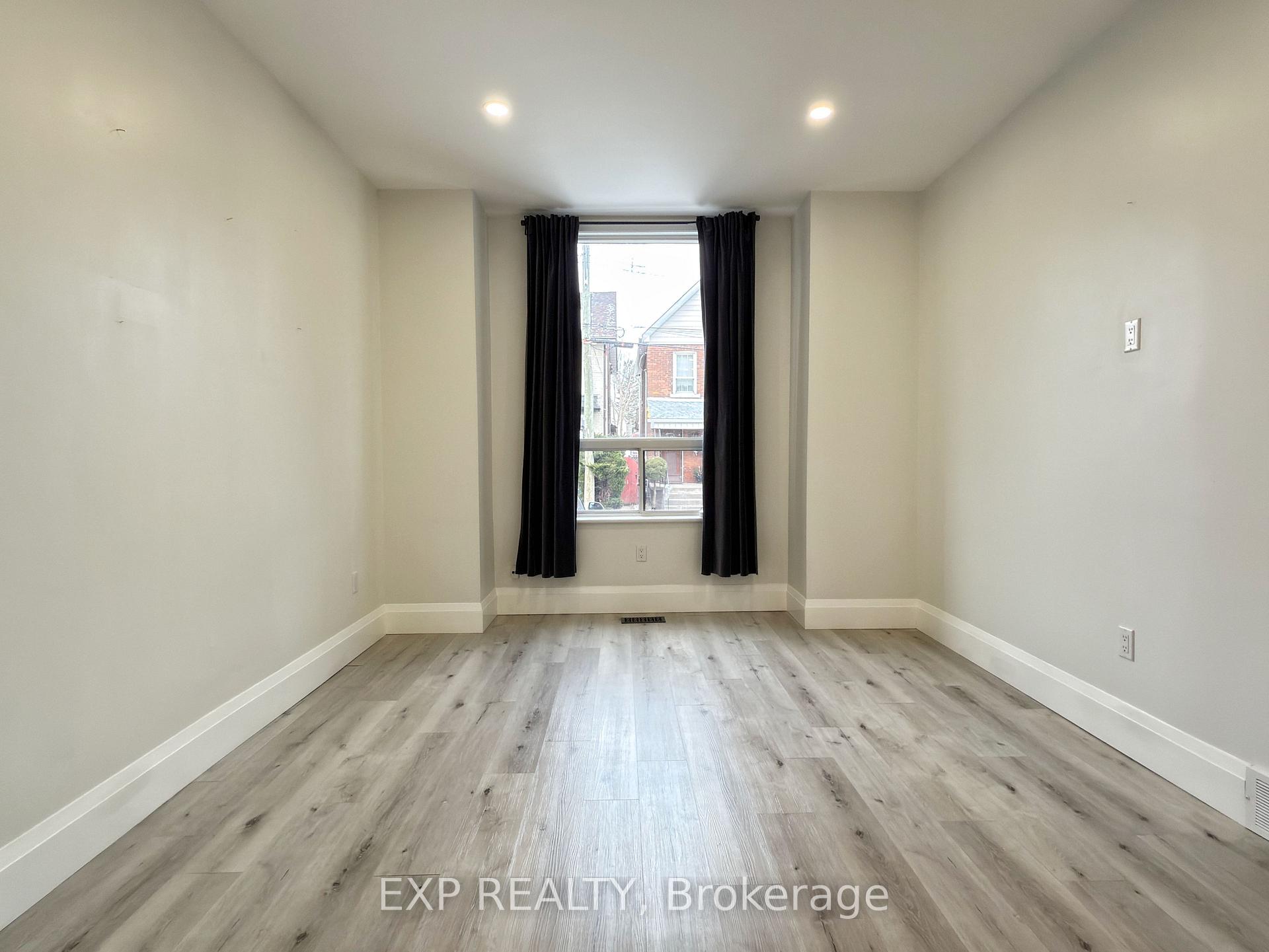 Photo 6 of 170 Ray Street N, Hamilton, Strathcona — HOMEH