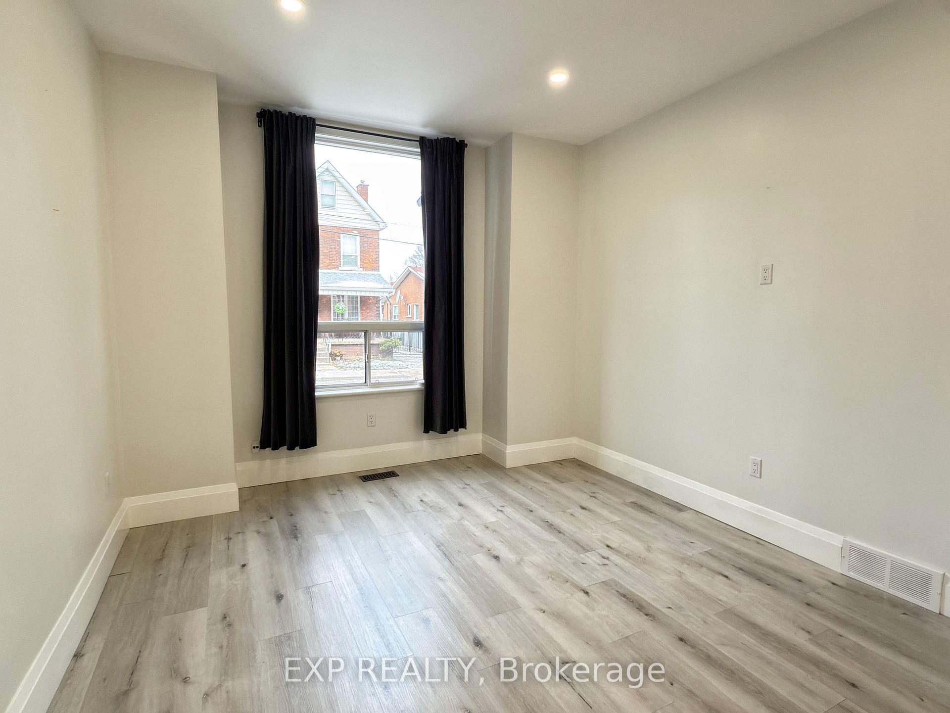 Photo 7 of 170 Ray Street N, Hamilton, Strathcona — HOMEH