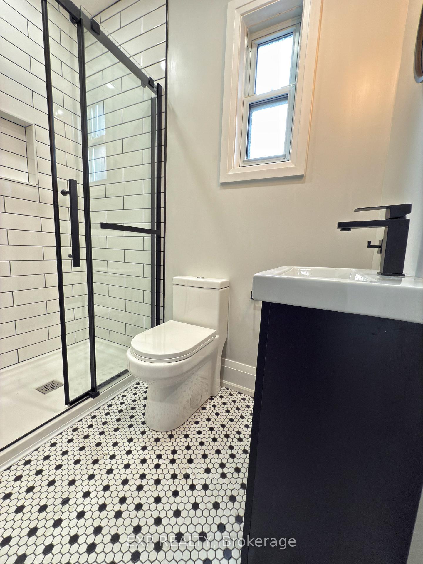 Photo 15 of 170 Ray Street N, Hamilton, Strathcona — HOMEH