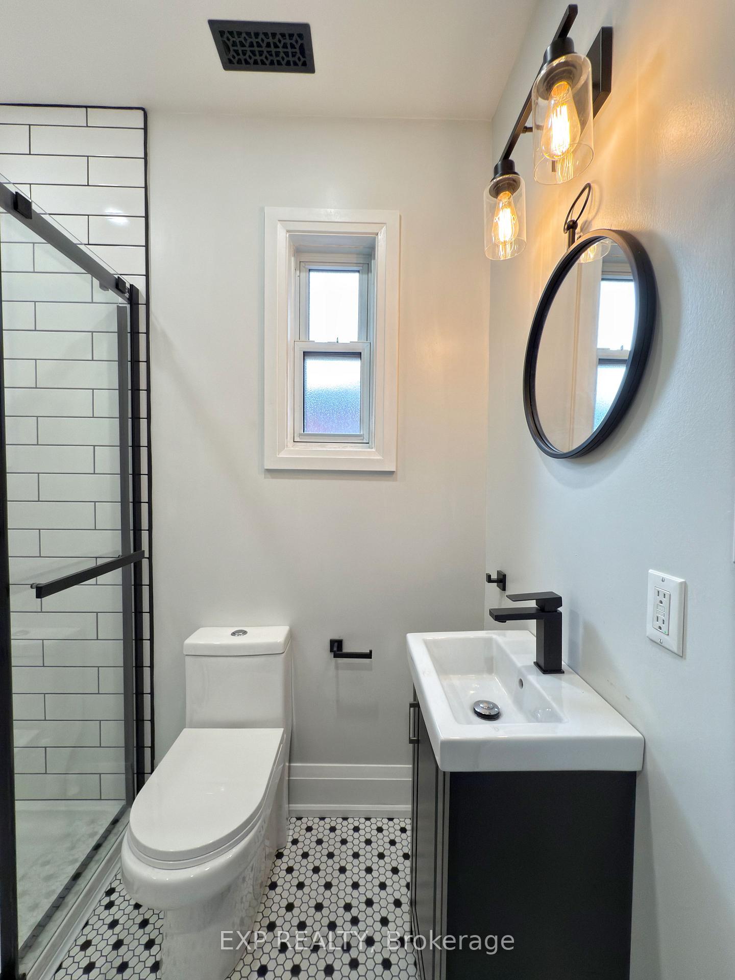 Photo 16 of 170 Ray Street N, Hamilton, Strathcona — HOMEH