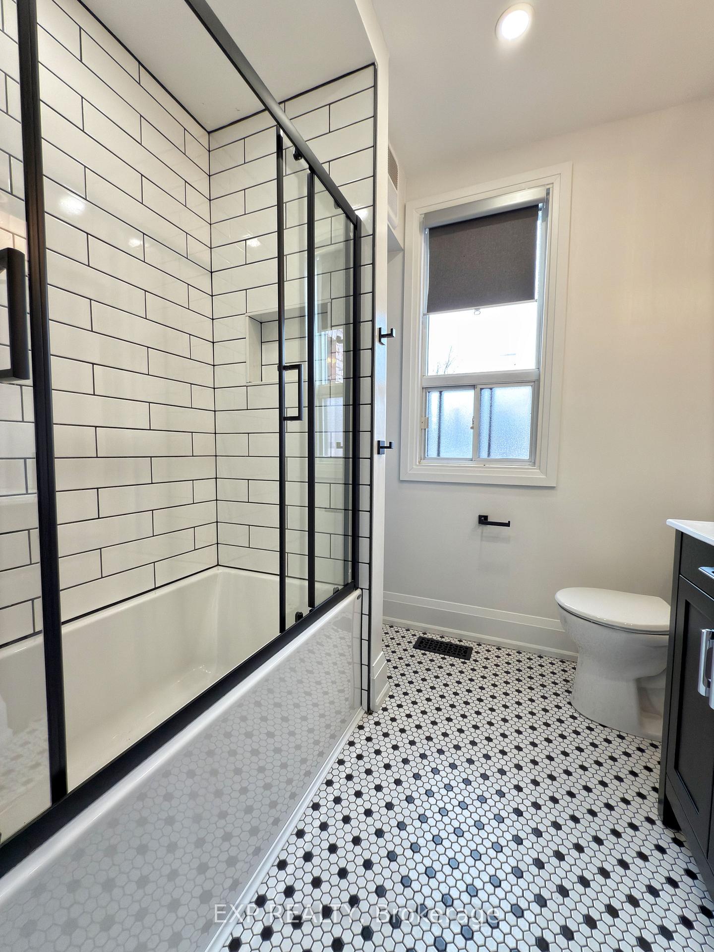 Photo 25 of 170 Ray Street N, Hamilton, Strathcona — HOMEH