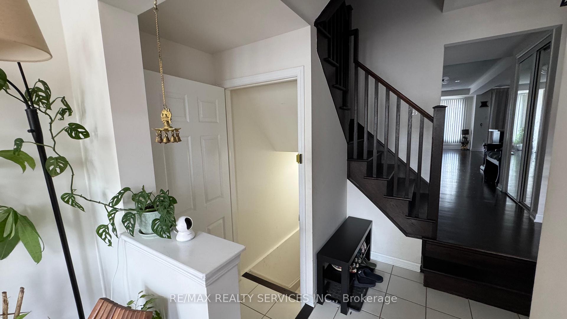 Photo 2 of 1009 Timmer Place, Milton, Willmott — HOMEH