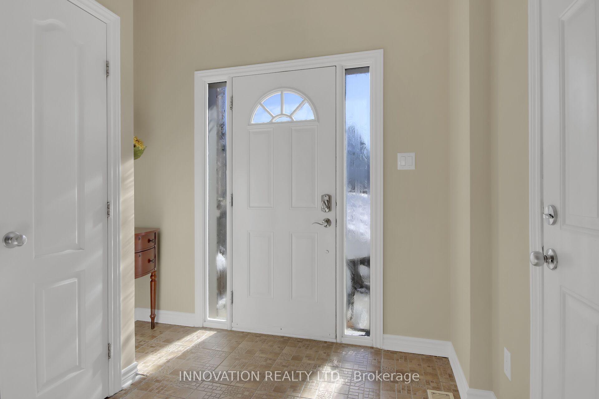Photo 3 of 1094 Northgraves Crescent N, Ottawa, Kanata - Emerald Meadows/Trailwest — HOMEH