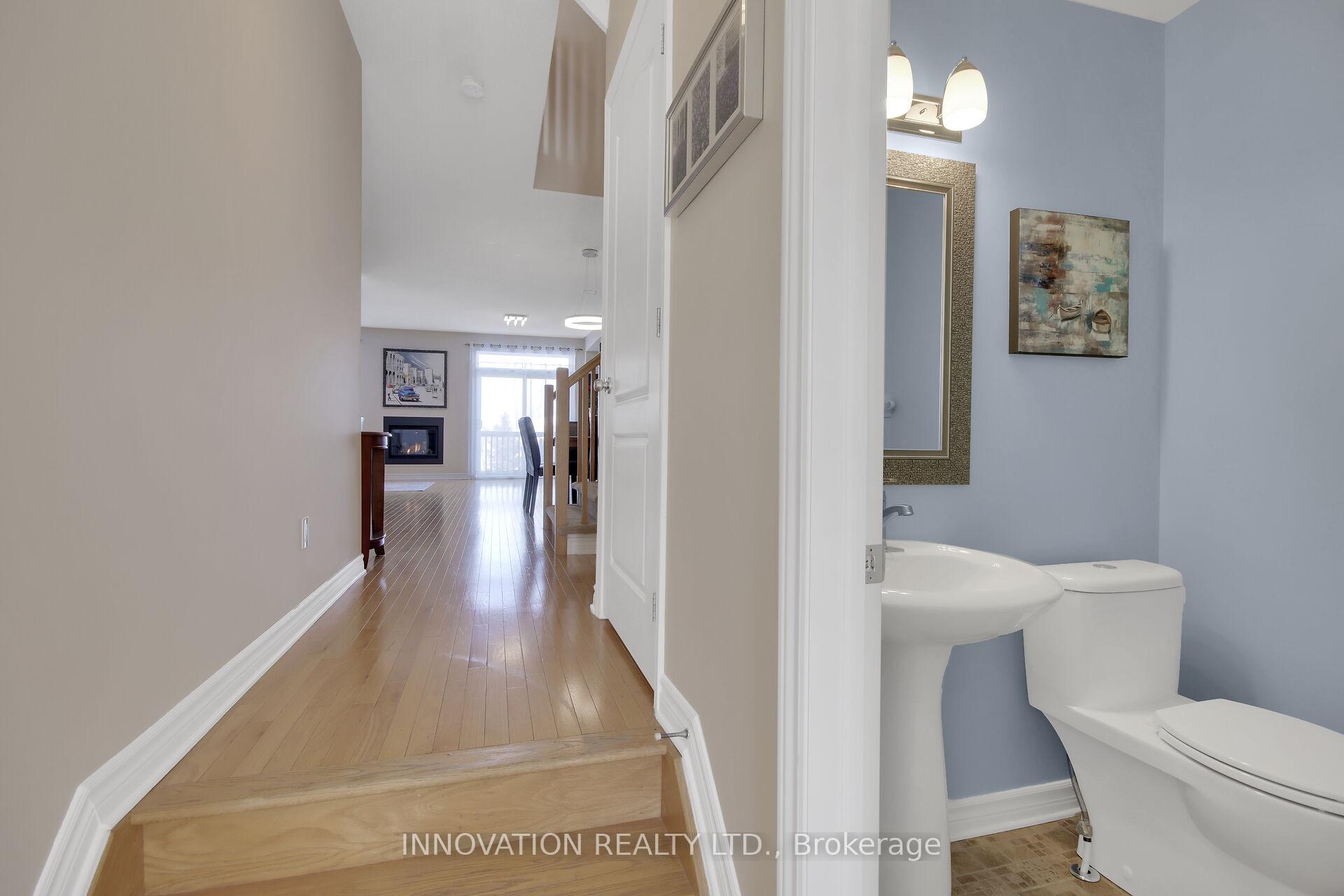 Photo 4 of 1094 Northgraves Crescent N, Ottawa, Kanata - Emerald Meadows/Trailwest — HOMEH