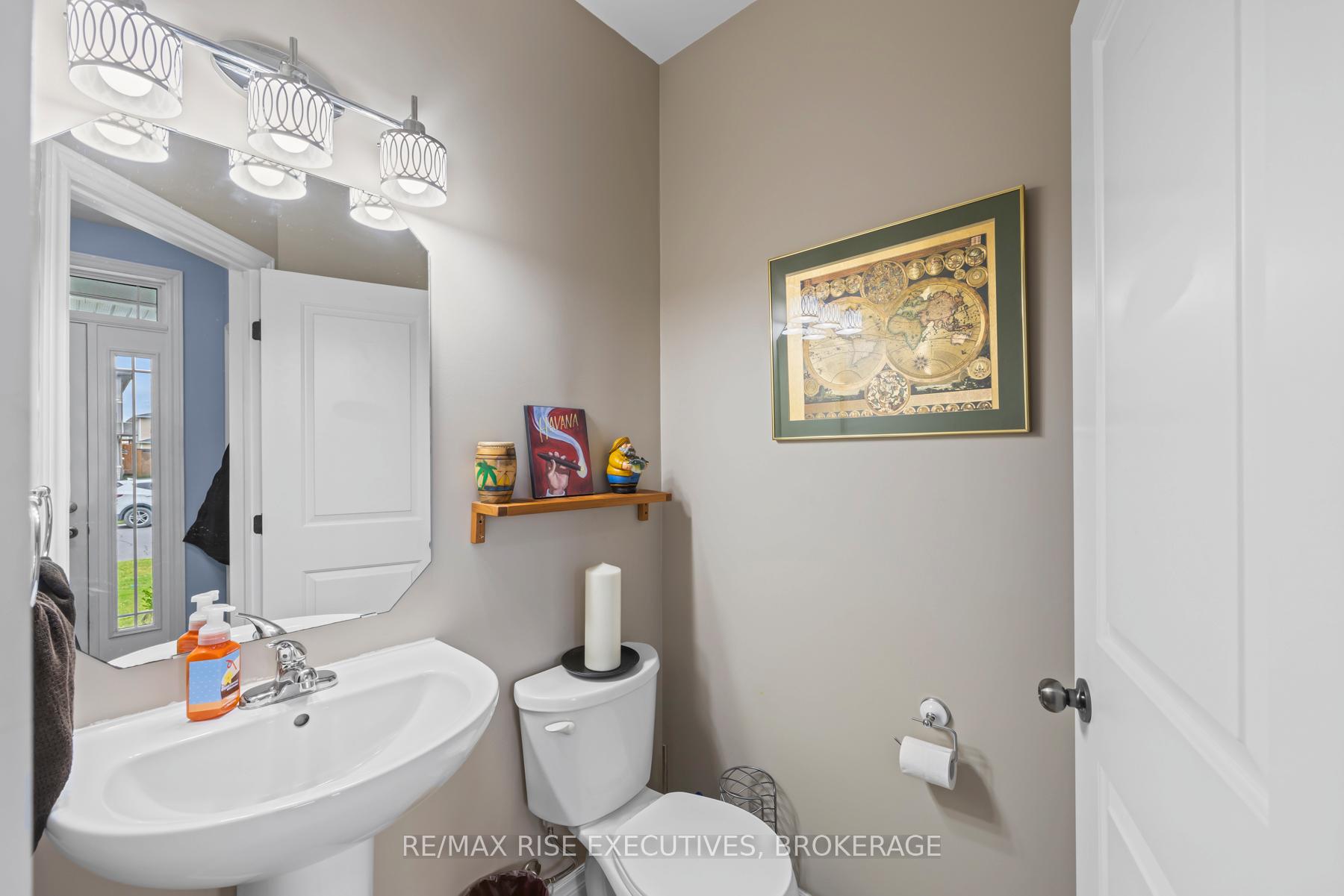 Photo 14 of 1556 Davenport Crescent, Kingston, City Northwest — HOMEH