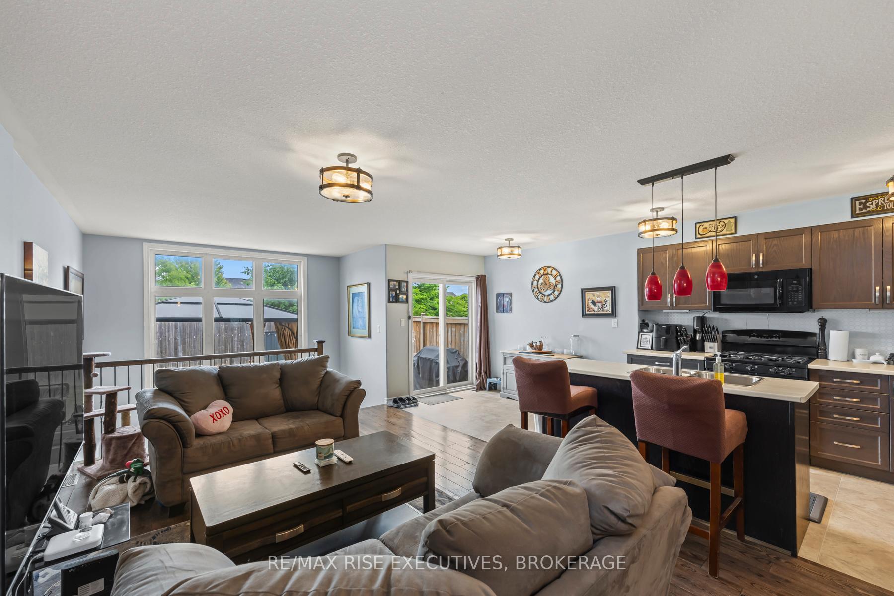 Photo 19 of 1556 Davenport Crescent, Kingston, City Northwest — HOMEH