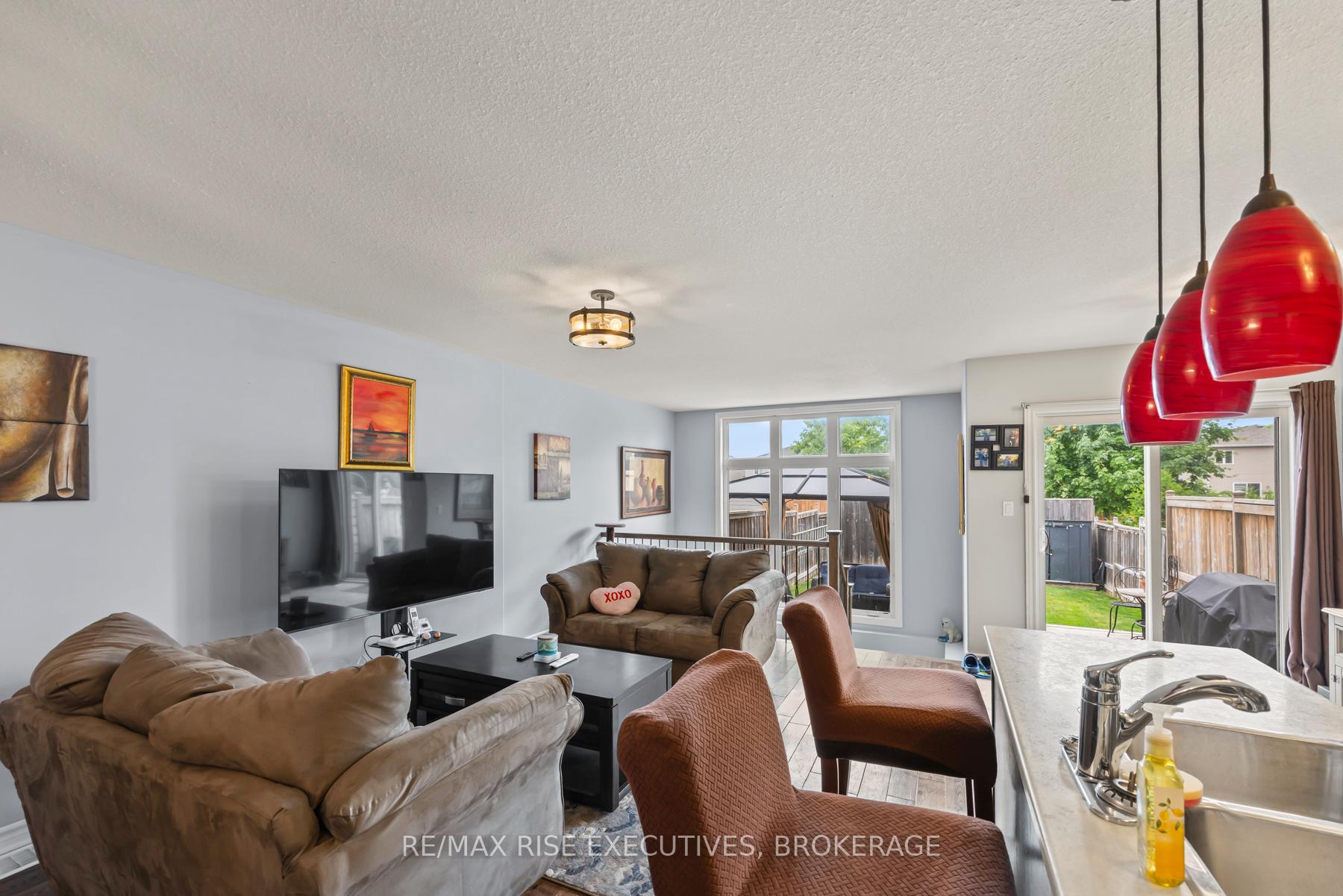 Photo 23 of 1556 Davenport Crescent, Kingston, City Northwest — HOMEH