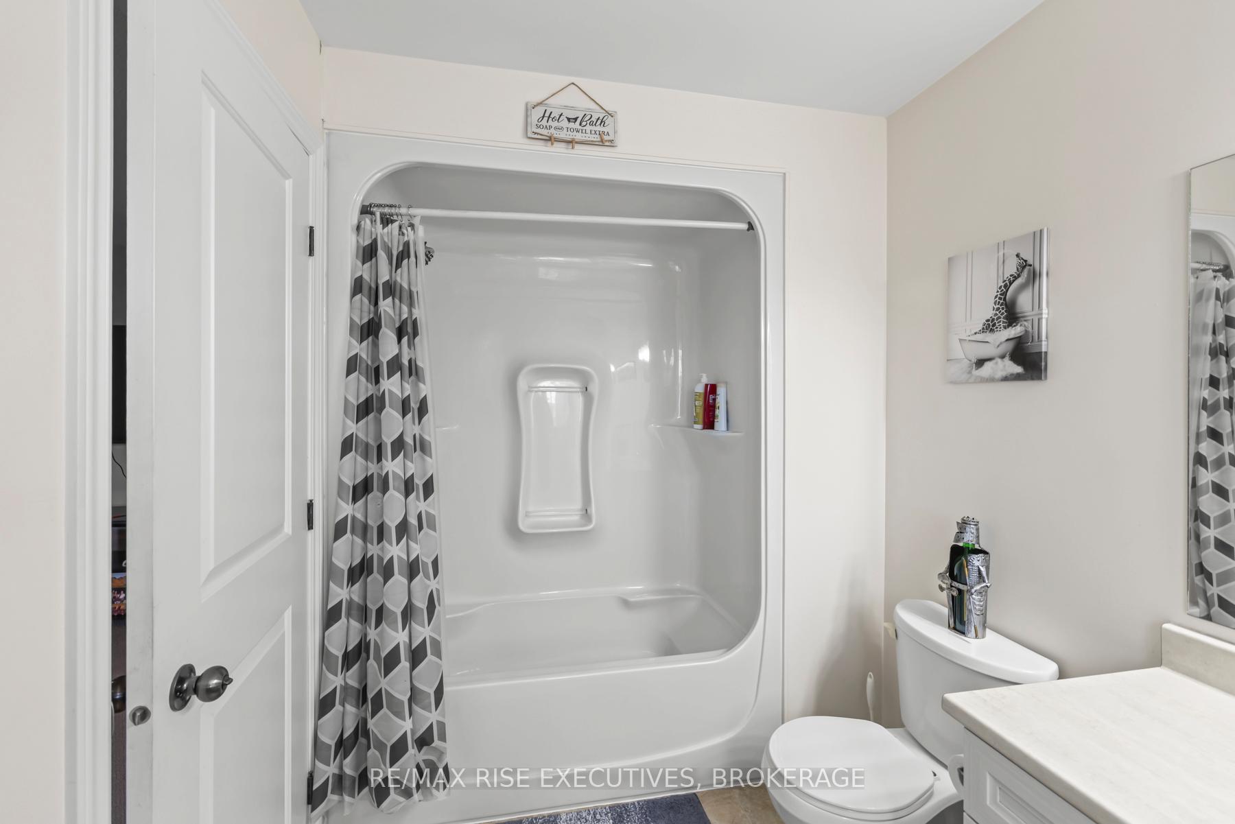 Photo 34 of 1556 Davenport Crescent, Kingston, City Northwest — HOMEH