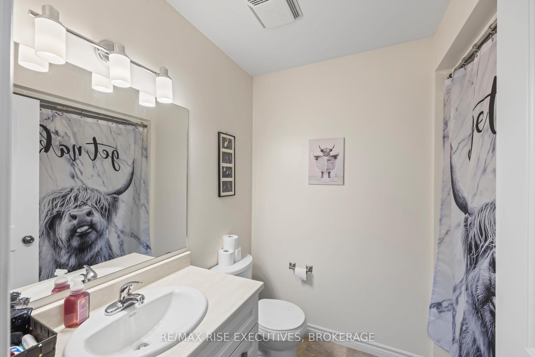 Photo 35 of 1556 Davenport Crescent, Kingston, City Northwest — HOMEH