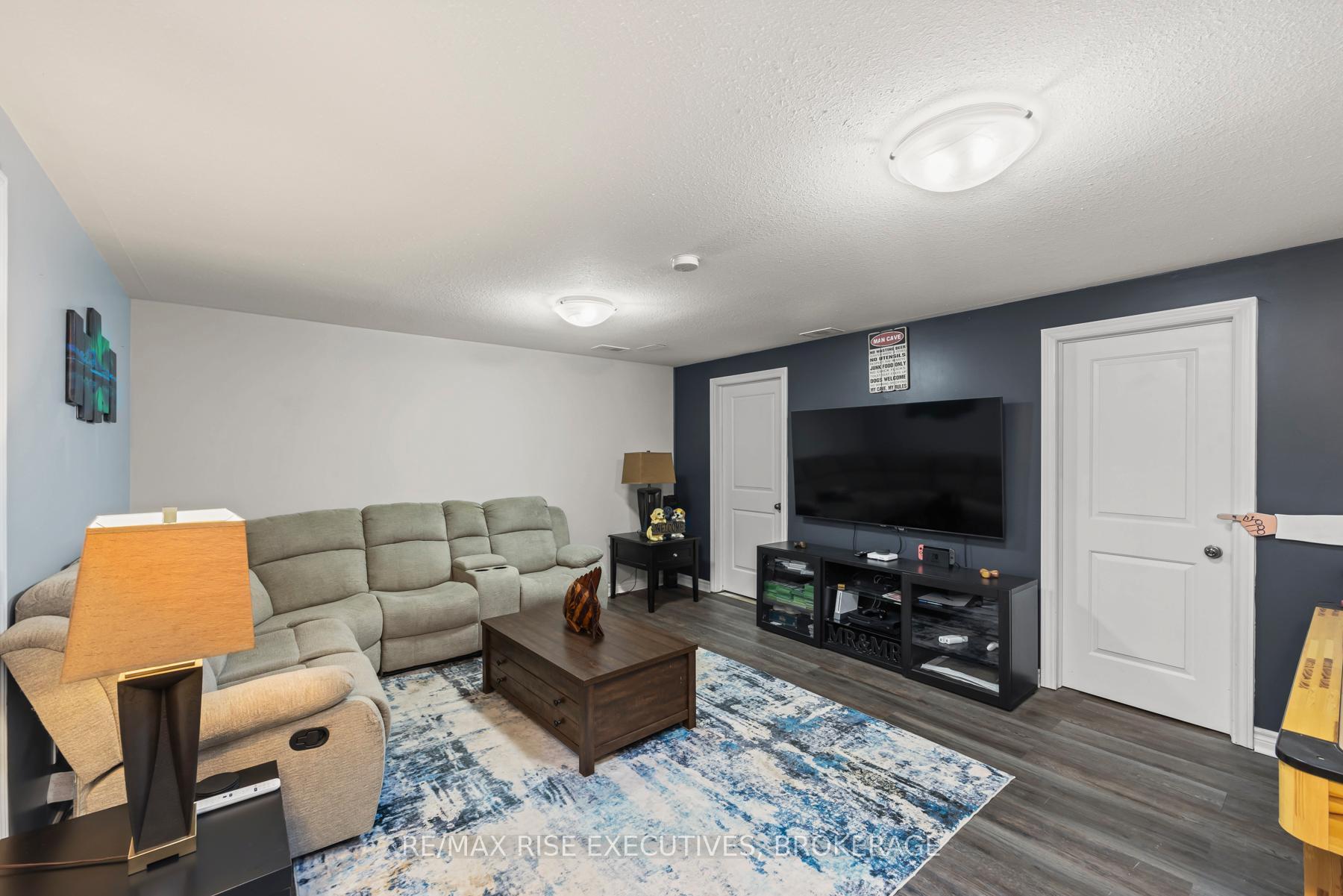 Photo 40 of 1556 Davenport Crescent, Kingston, City Northwest — HOMEH