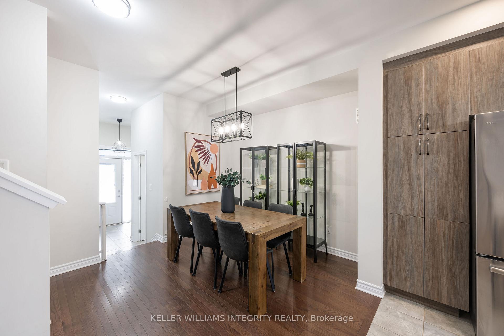 Photo 5 of 12 Rookie Crescent, Ottawa, Kanata - Emerald Meadows/Trailwest — HOMEH