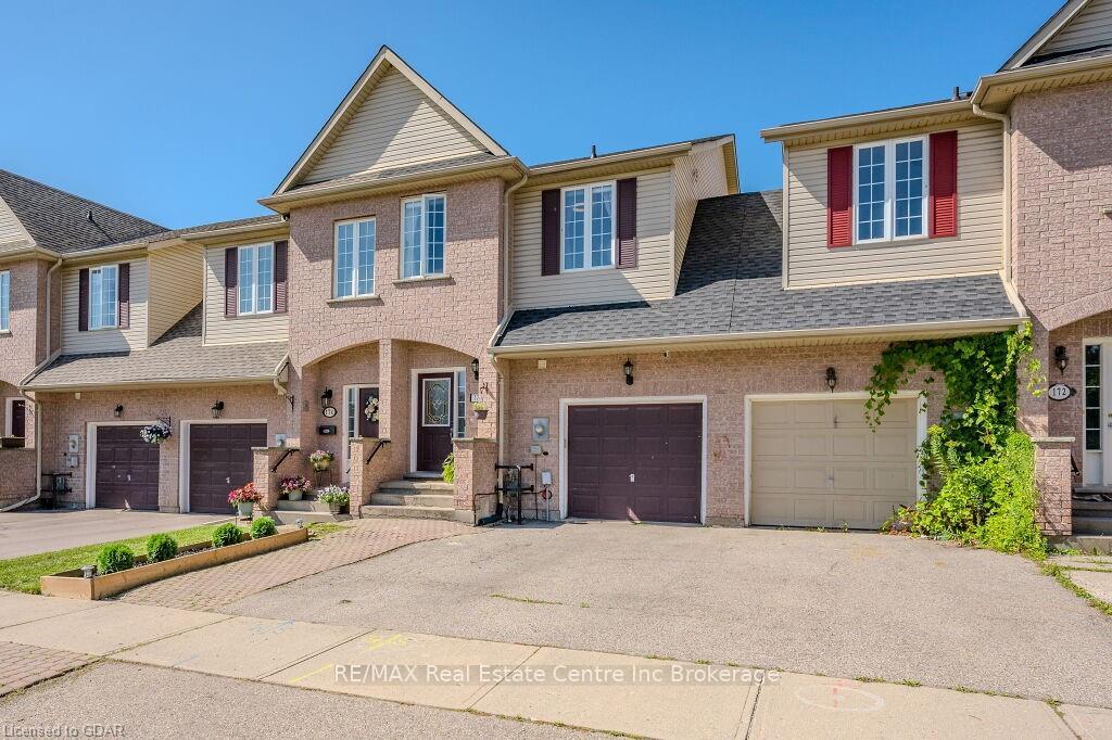 Photo 3 of 174 Windflower Drive, Kitchener — HOMEH