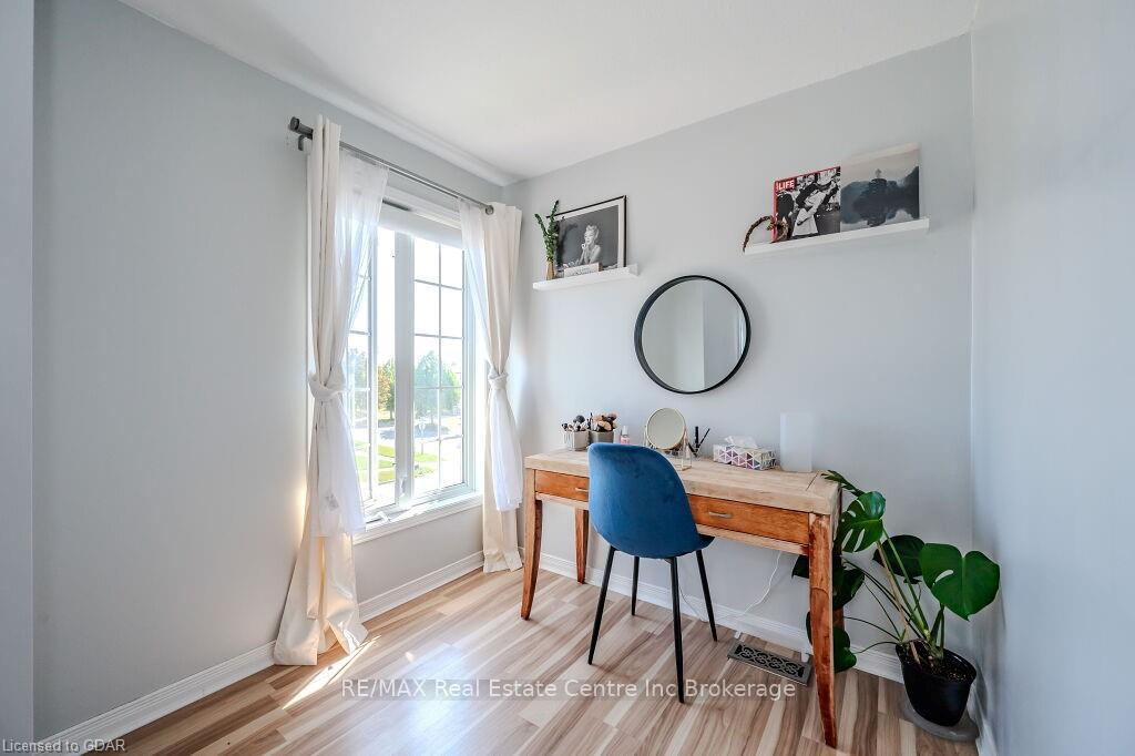Photo 22 of 174 Windflower Drive, Kitchener — HOMEH