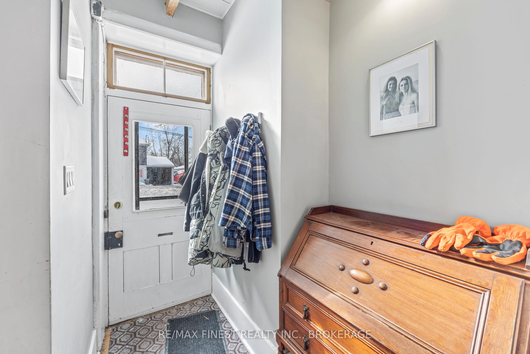 Photo 2 of 579 Union Street, Kingston, Central City West — HOMEH
