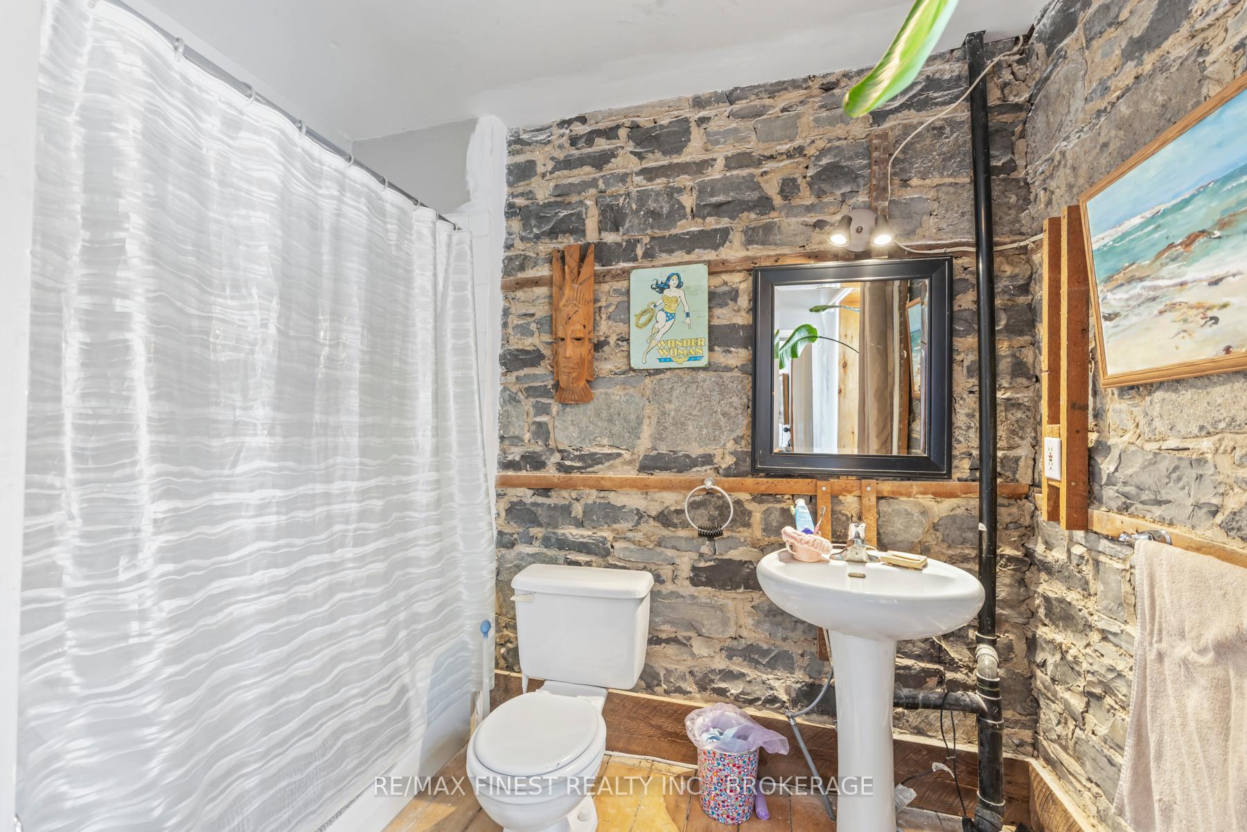 Photo 12 of 579 Union Street, Kingston, Central City West — HOMEH