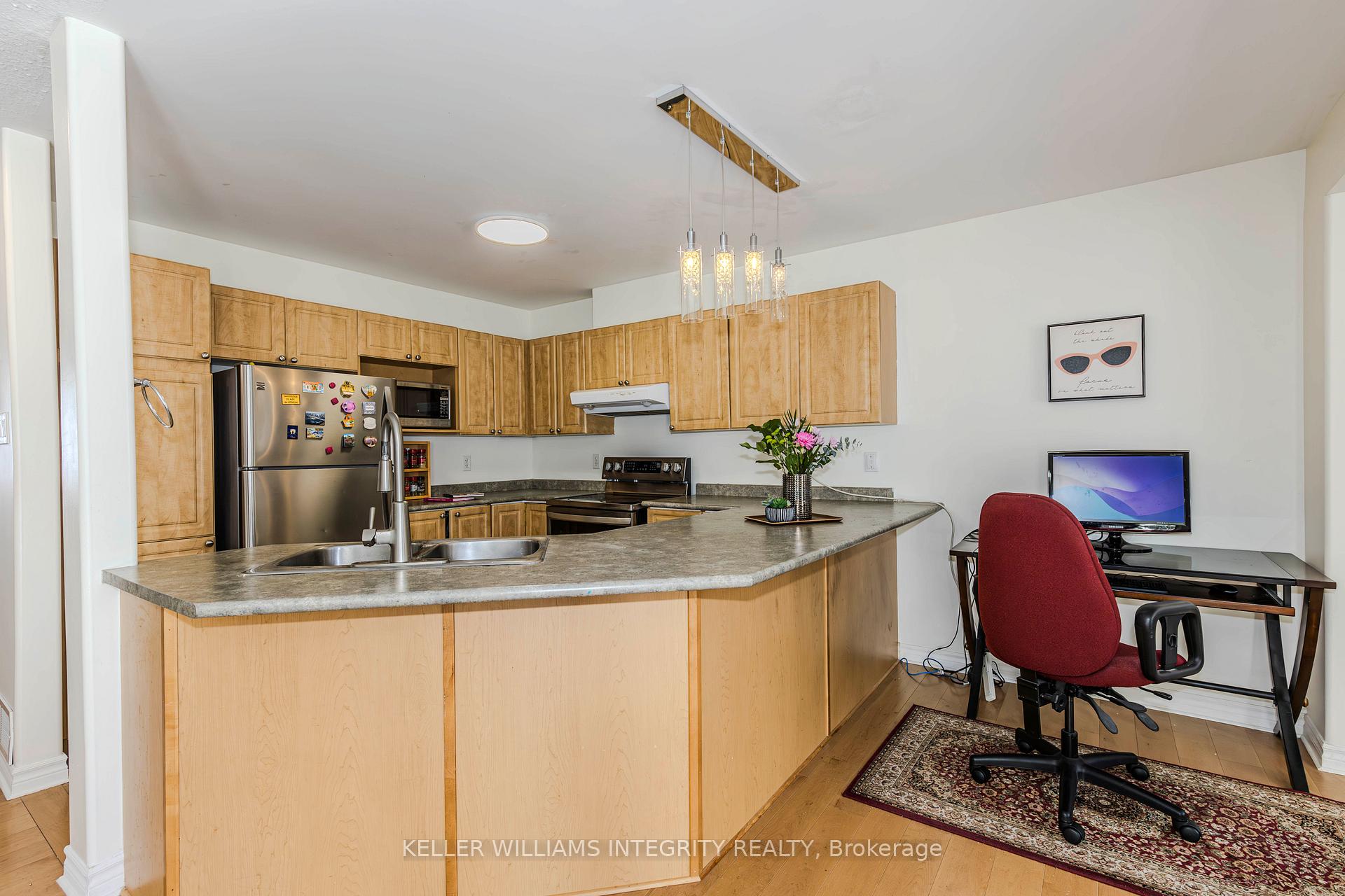 Photo 5 of 203 Flamborough Way, Ottawa, Kanata - Morgan's Grant/South March — HOMEH