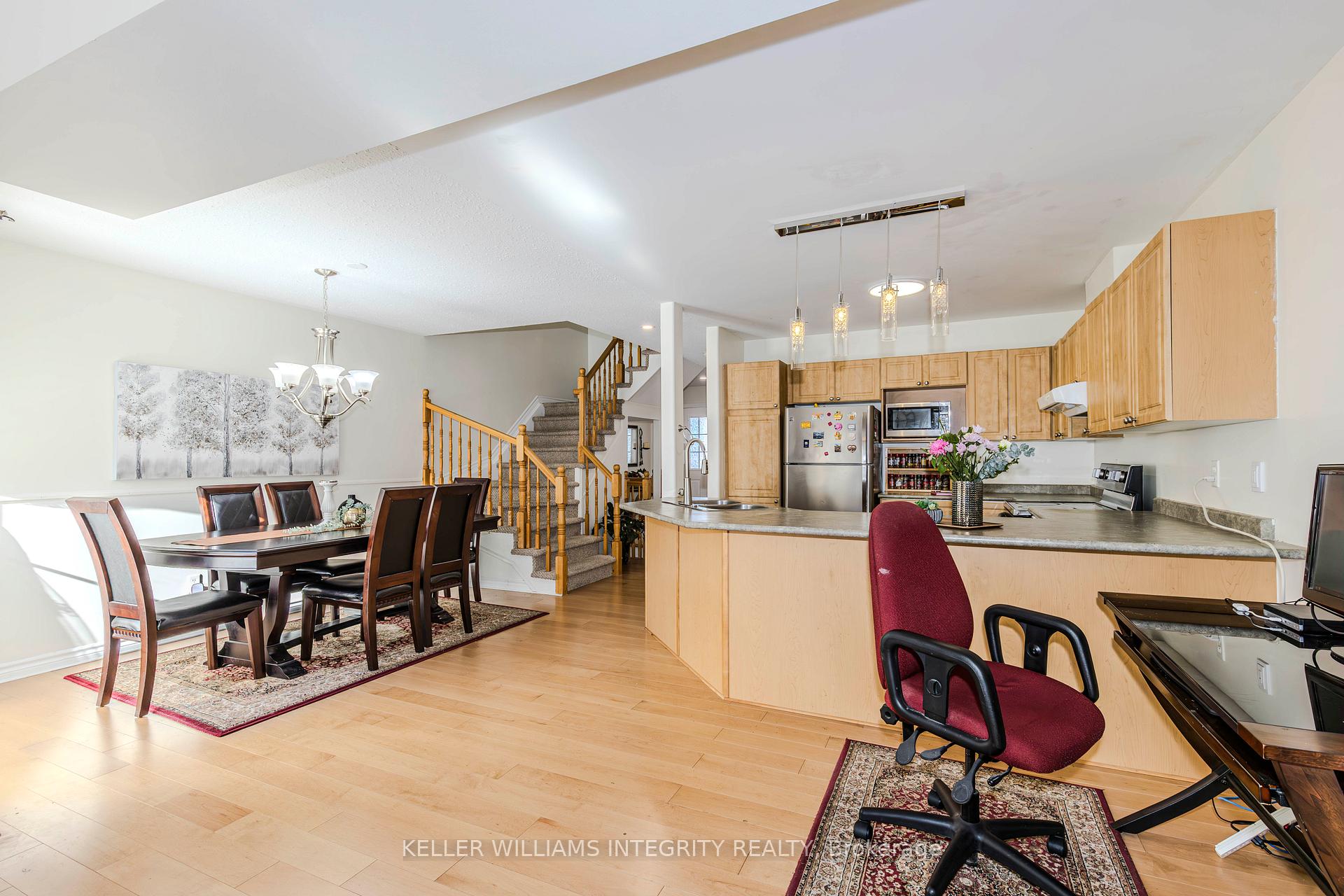 Photo 8 of 203 Flamborough Way, Ottawa, Kanata - Morgan's Grant/South March — HOMEH