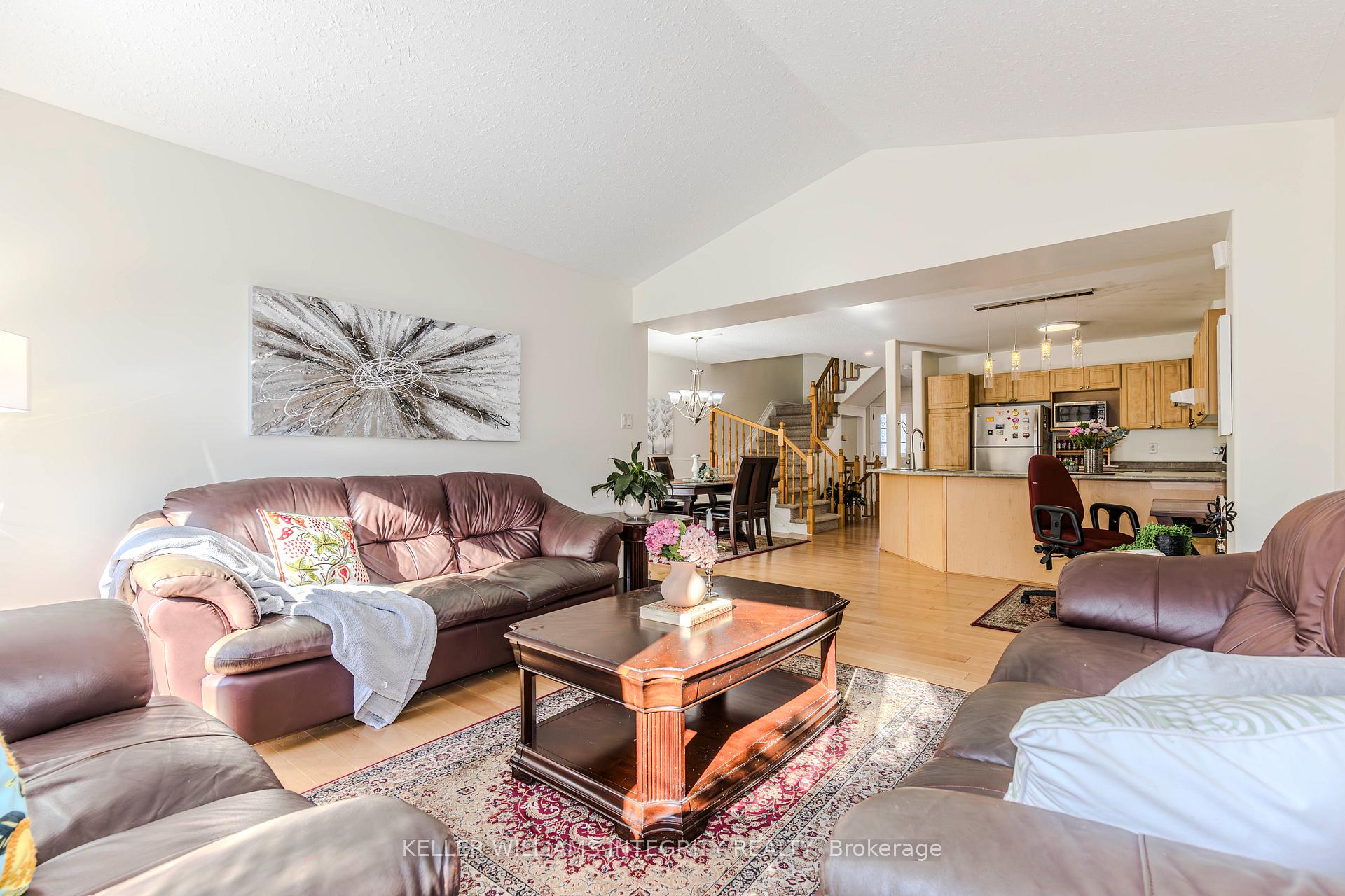 Photo 13 of 203 Flamborough Way, Ottawa, Kanata - Morgan's Grant/South March — HOMEH