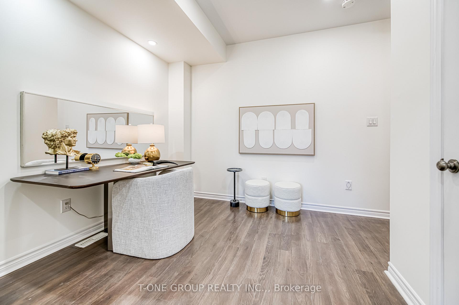 Photo 3 of 105 Battista Perri Drive, Markham, Wismer — HOMEH