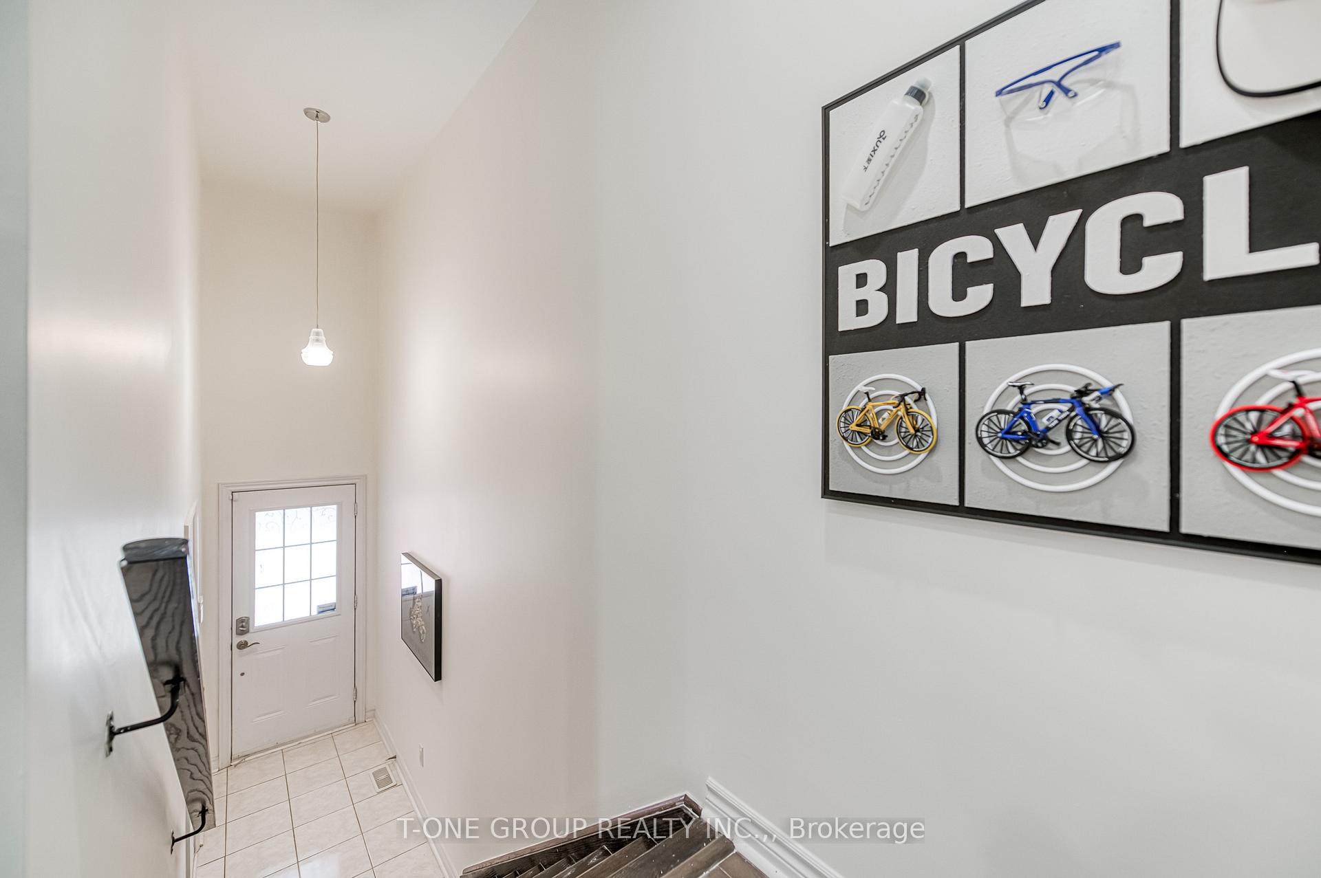 Photo 9 of 105 Battista Perri Drive, Markham, Wismer — HOMEH
