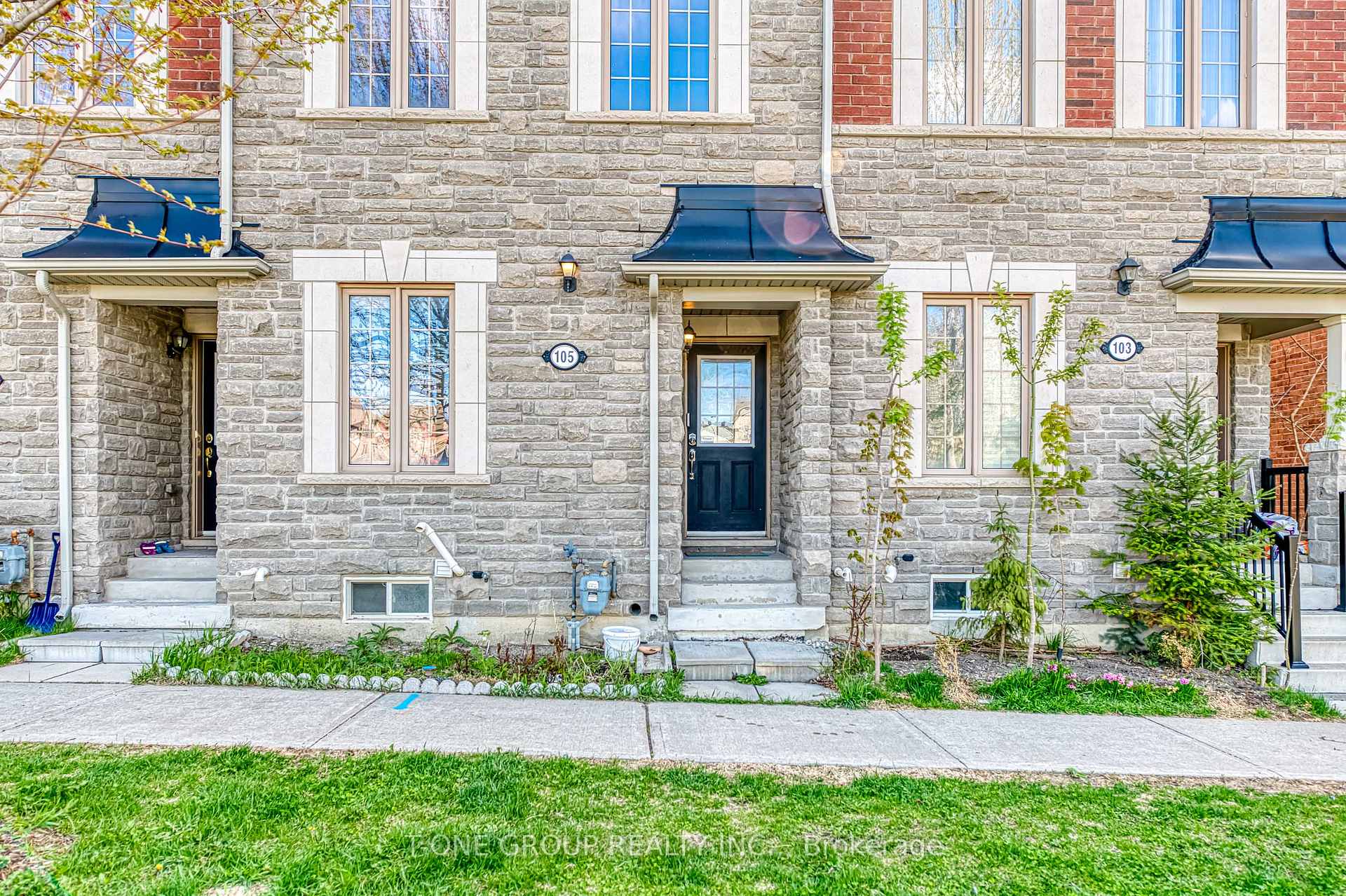 Photo 36 of 105 Battista Perri Drive, Markham, Wismer — HOMEH