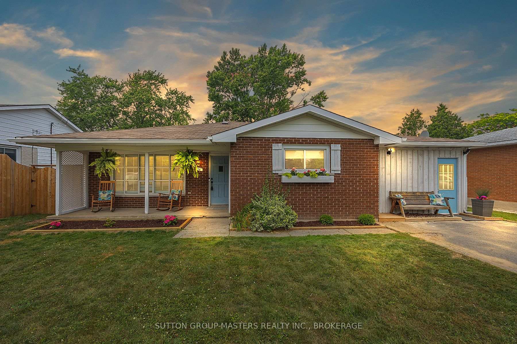 Photo 2 of 76 Smithfield Crescent, Kingston, West of Sir John A. Blvd — HOMEH