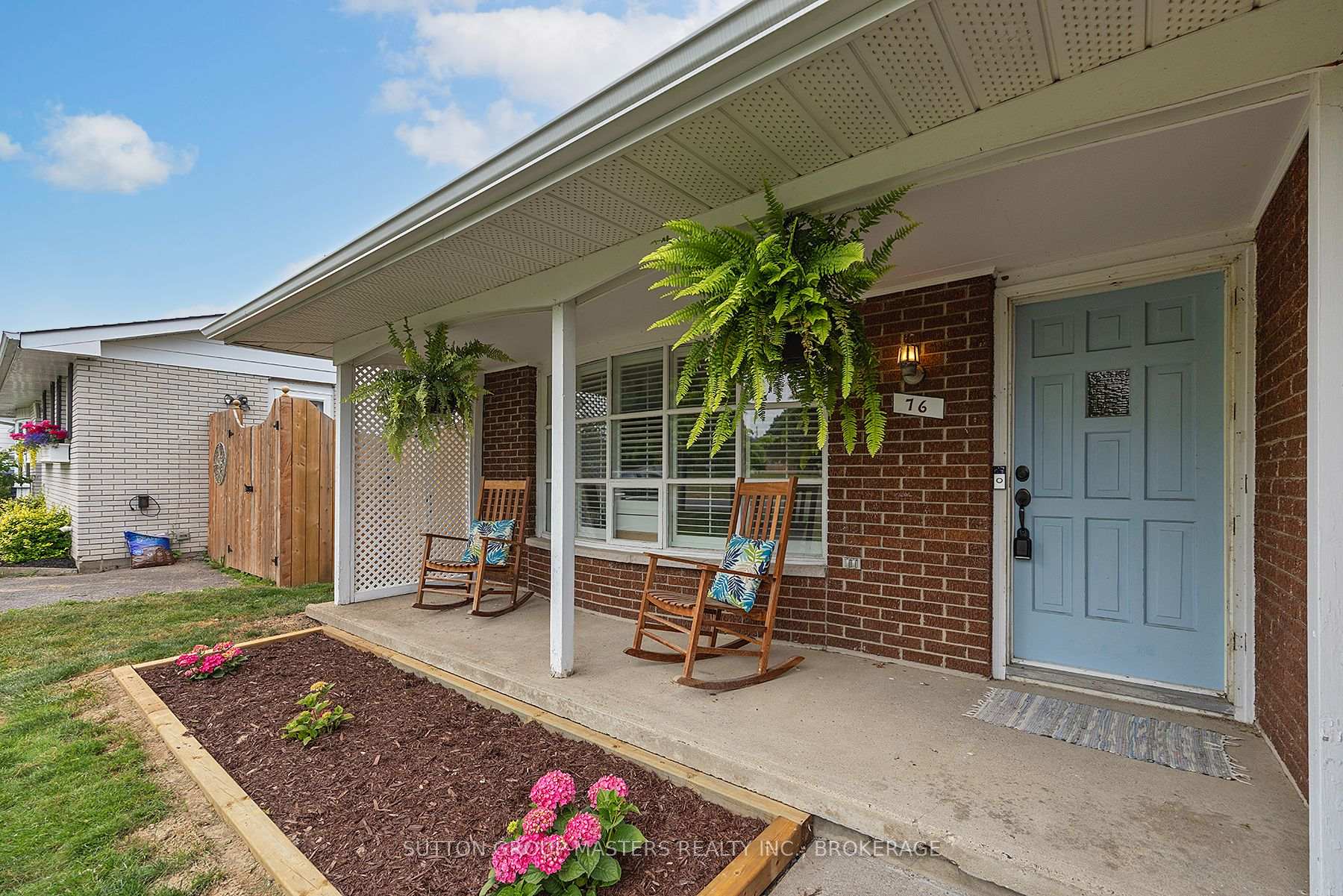 Photo 3 of 76 Smithfield Crescent, Kingston, West of Sir John A. Blvd — HOMEH