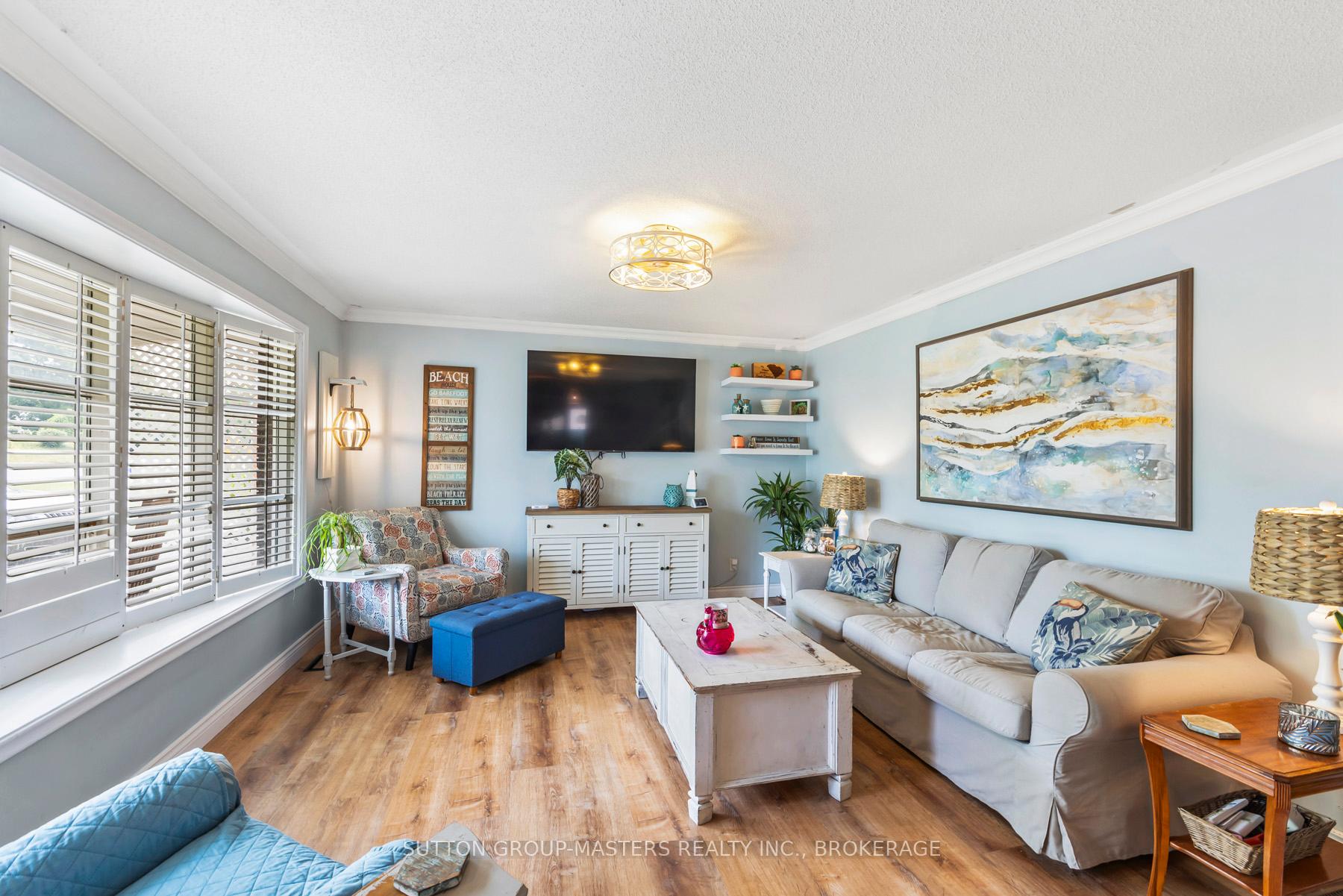 Photo 7 of 76 Smithfield Crescent, Kingston, West of Sir John A. Blvd — HOMEH