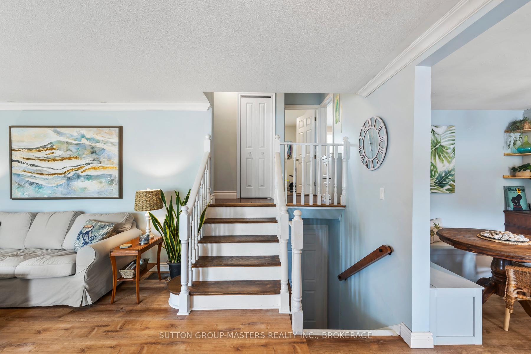 Photo 10 of 76 Smithfield Crescent, Kingston, West of Sir John A. Blvd — HOMEH