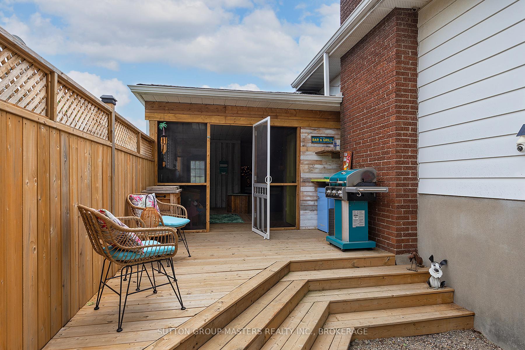 Photo 34 of 76 Smithfield Crescent, Kingston, West of Sir John A. Blvd — HOMEH
