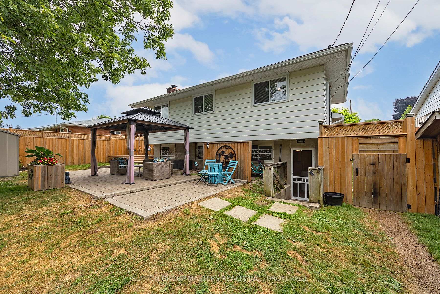 Photo 43 of 76 Smithfield Crescent, Kingston, West of Sir John A. Blvd — HOMEH