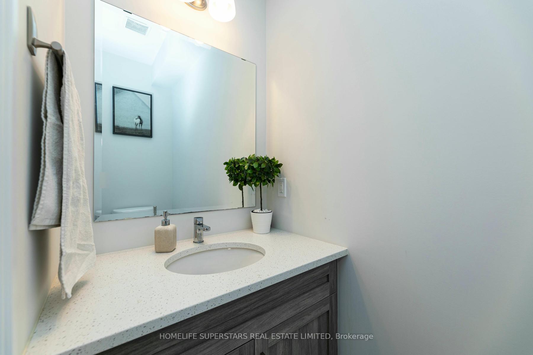 Photo 8 of 540 Doonwoods Crescent, Kitchener — HOMEH
