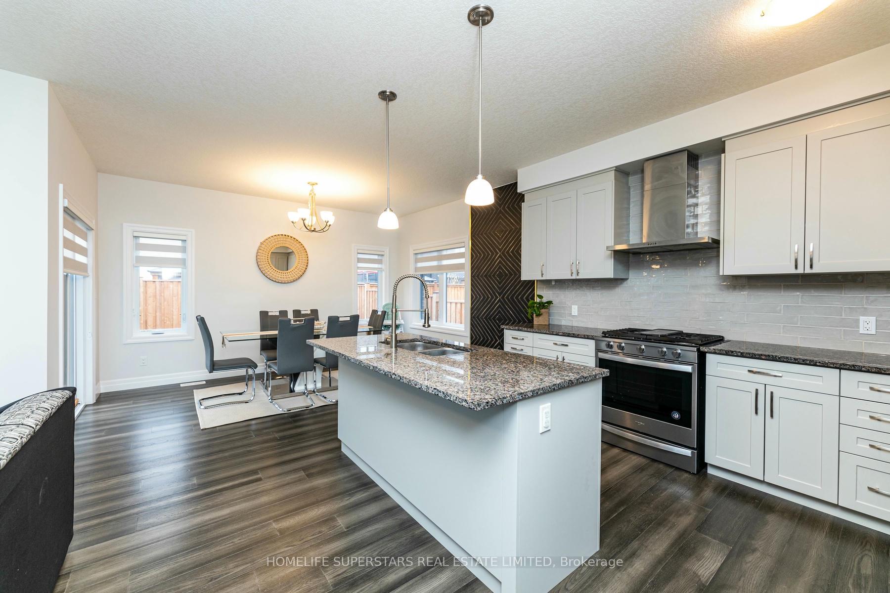Photo 14 of 540 Doonwoods Crescent, Kitchener — HOMEH