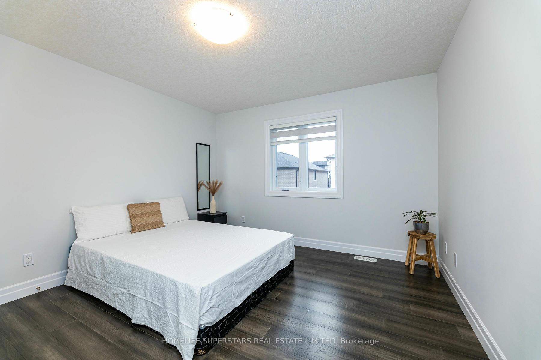 Photo 22 of 540 Doonwoods Crescent, Kitchener — HOMEH
