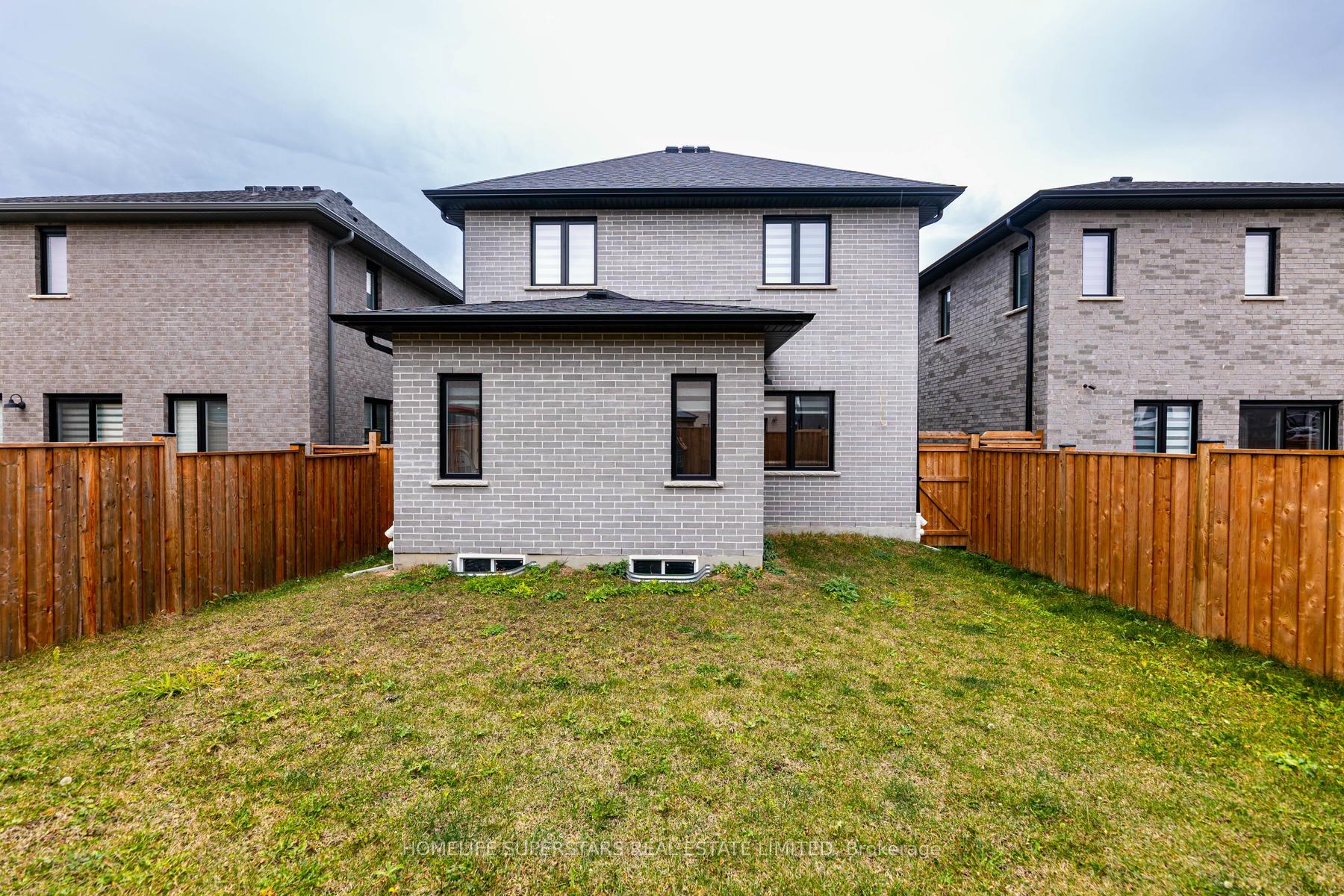 Photo 29 of 540 Doonwoods Crescent, Kitchener — HOMEH