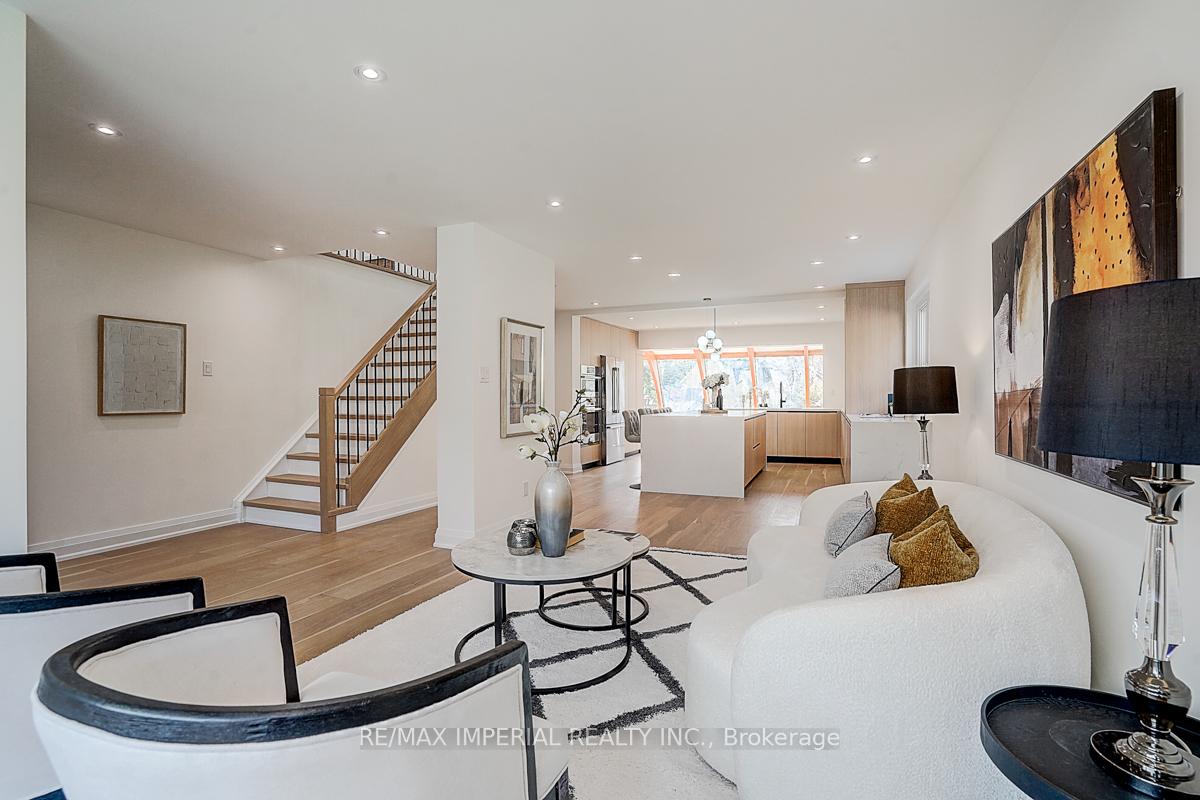 Photo 8 of 23 Hagerman Boulevard, Markham, Unionville — HOMEH