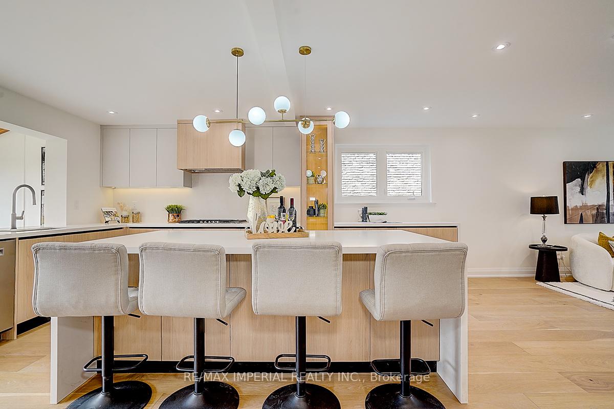 Photo 12 of 23 Hagerman Boulevard, Markham, Unionville — HOMEH