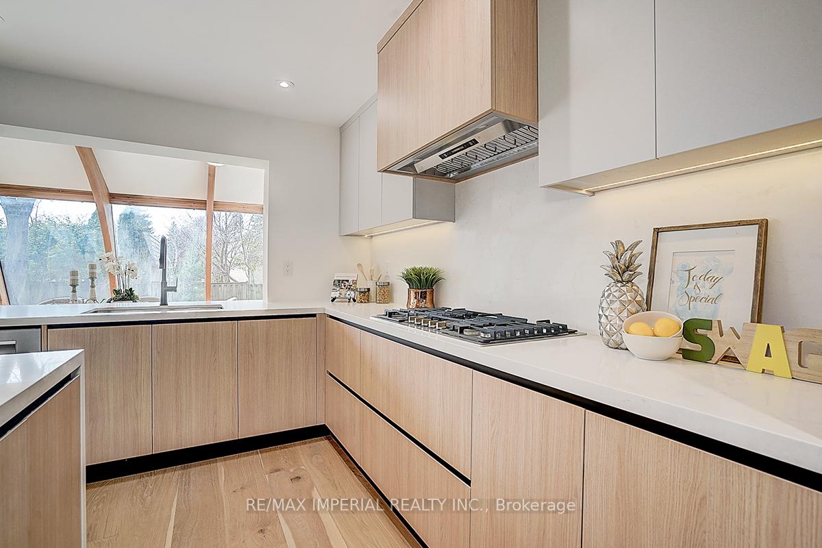 Photo 19 of 23 Hagerman Boulevard, Markham, Unionville — HOMEH