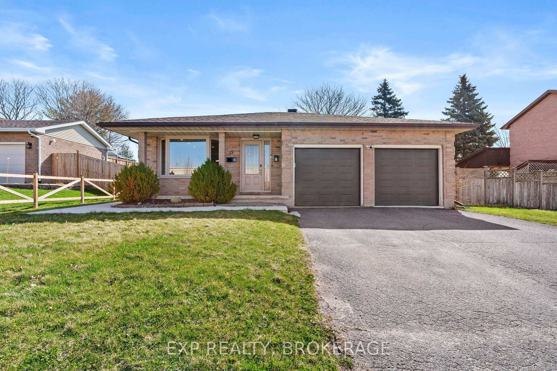 Front of 15 Windfield Crescent