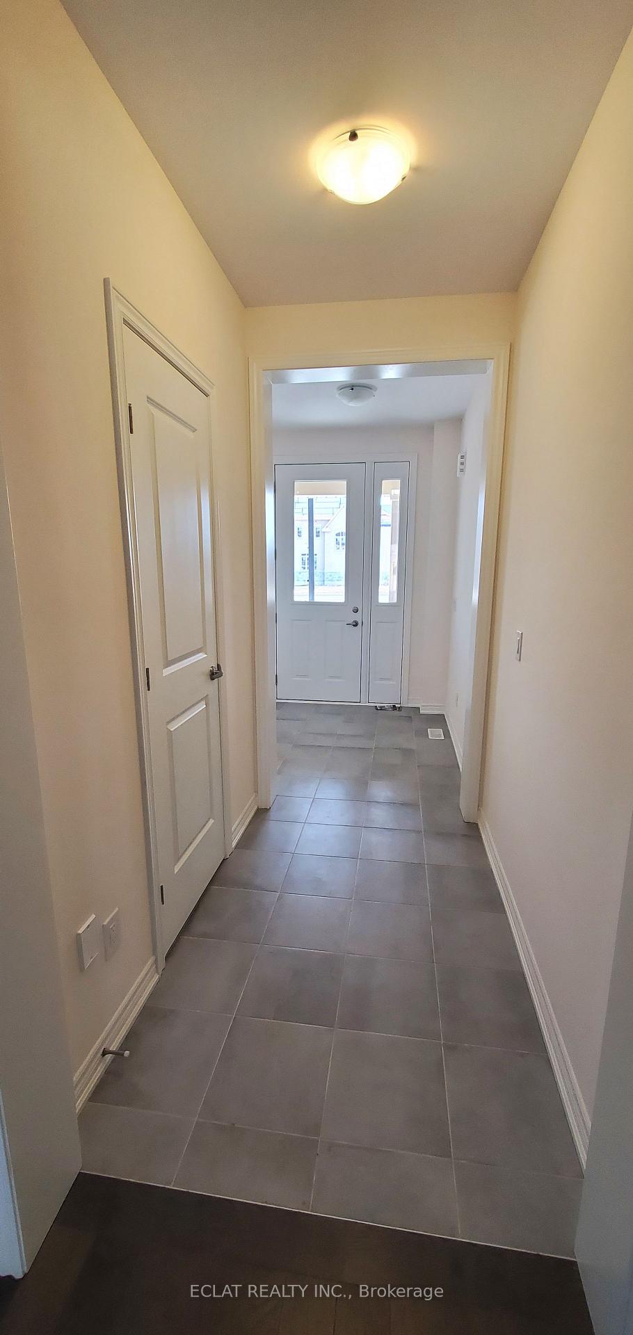 Photo 9 of 361 Raymond Road, Hamilton, Ancaster — HOMEH
